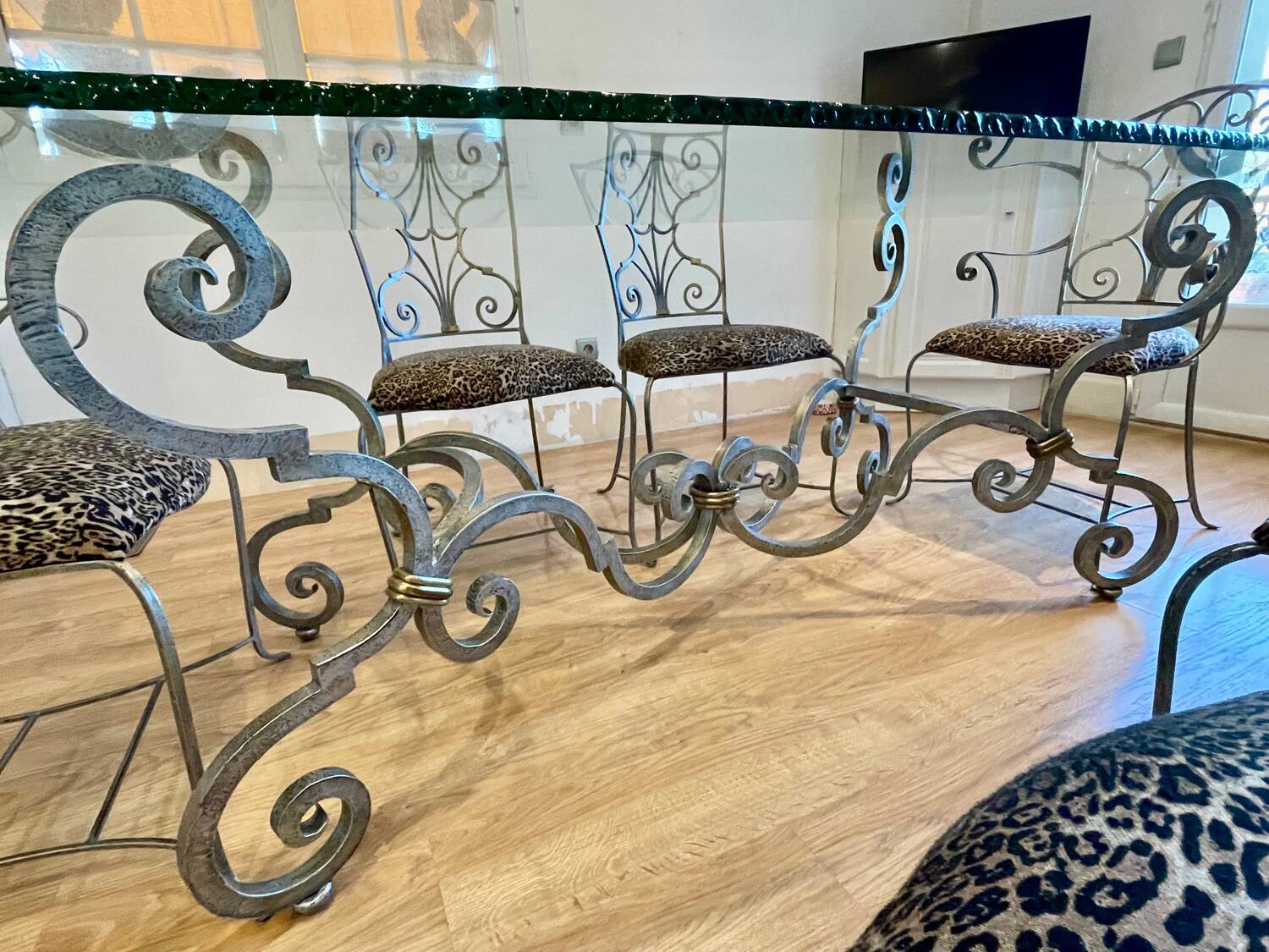 Table en fer forgé , 4 chaises et 2 fauteuils, Italie