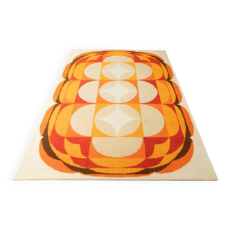 Wonderful Space Age carpet from the 1970s