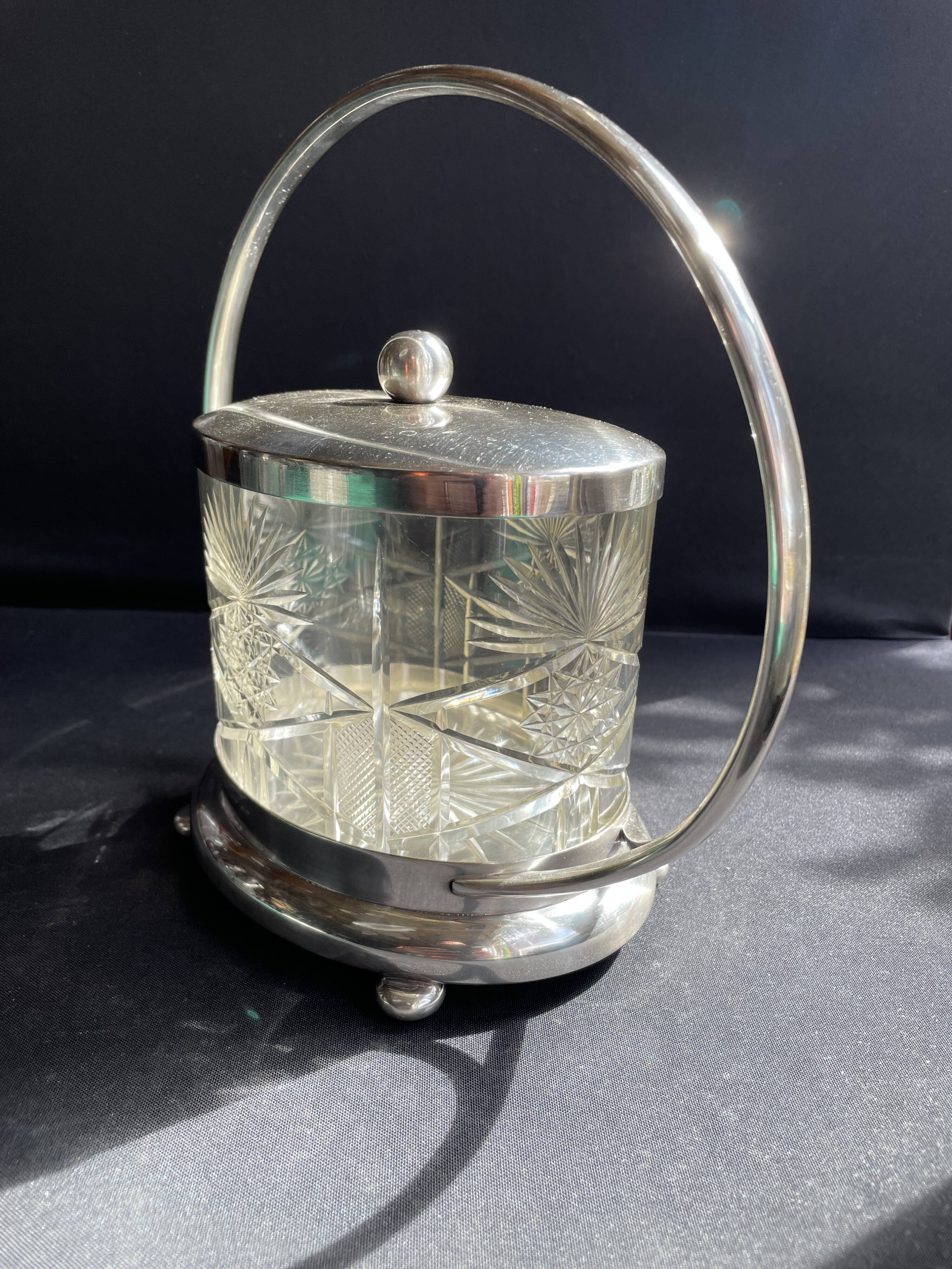 Biscuitier cristal taillé et métal argenté F. W. Quist (1831-1903)