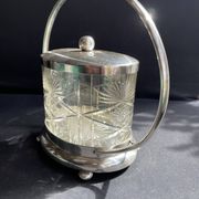 Biscuitier cristal taillé et métal argenté F. W. Quist (1831-1903)