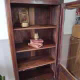 Window cap in elm magnifying glass