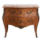 Commode Louis XV en bois de rose et marqueterie