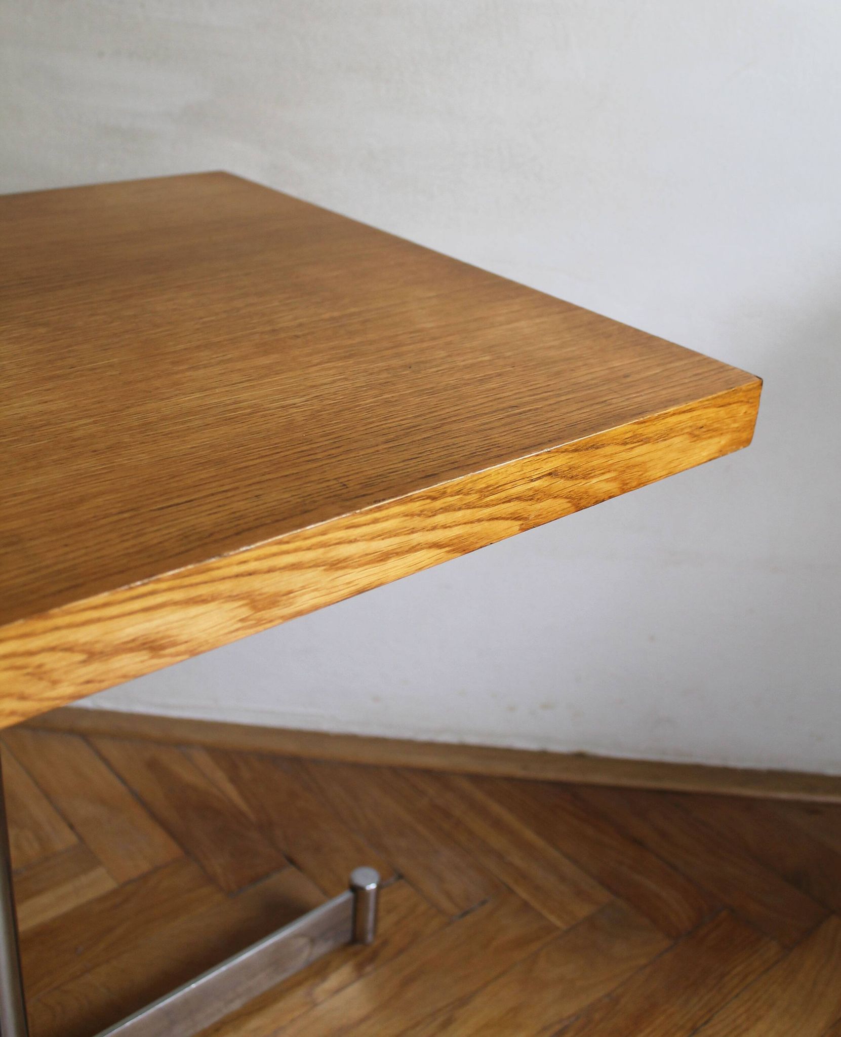 Table d'appoint pour téléviseur des années 1980