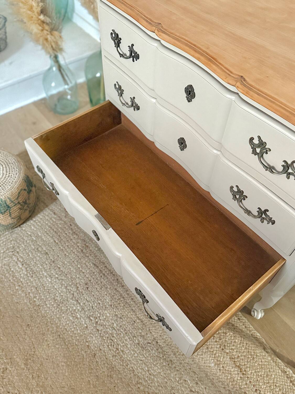Antique chest of drawers