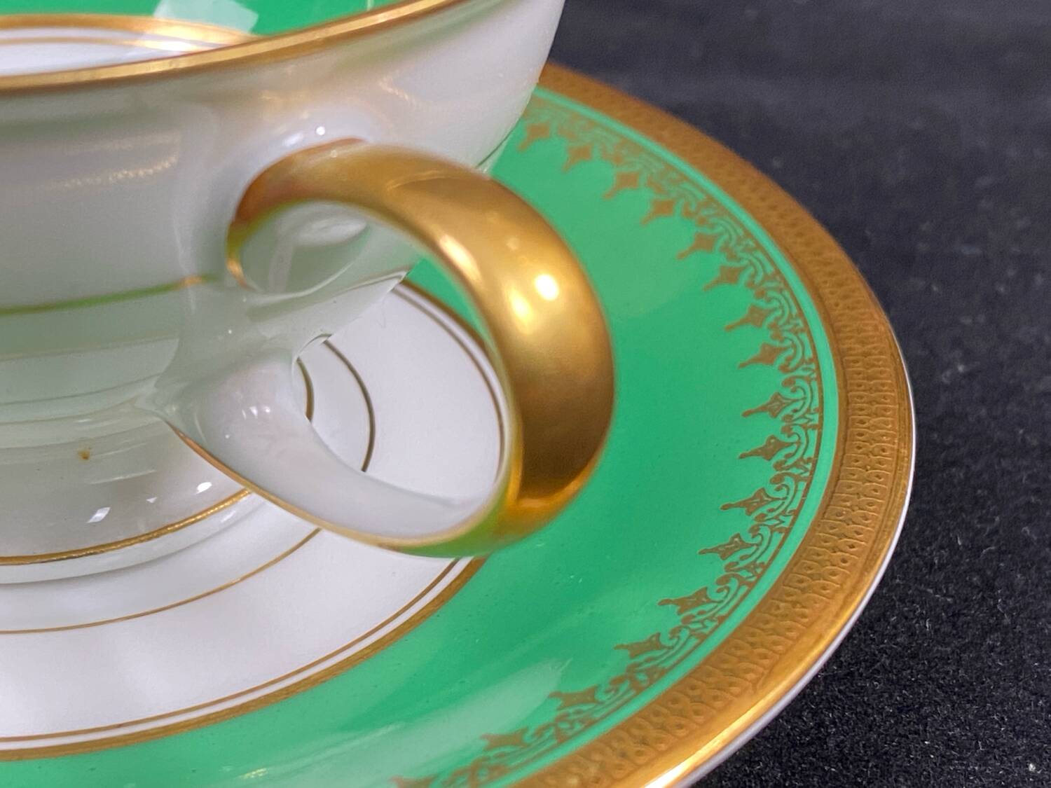 Complete set of 12 Art Deco fine porcelain cups and saucers Ros.