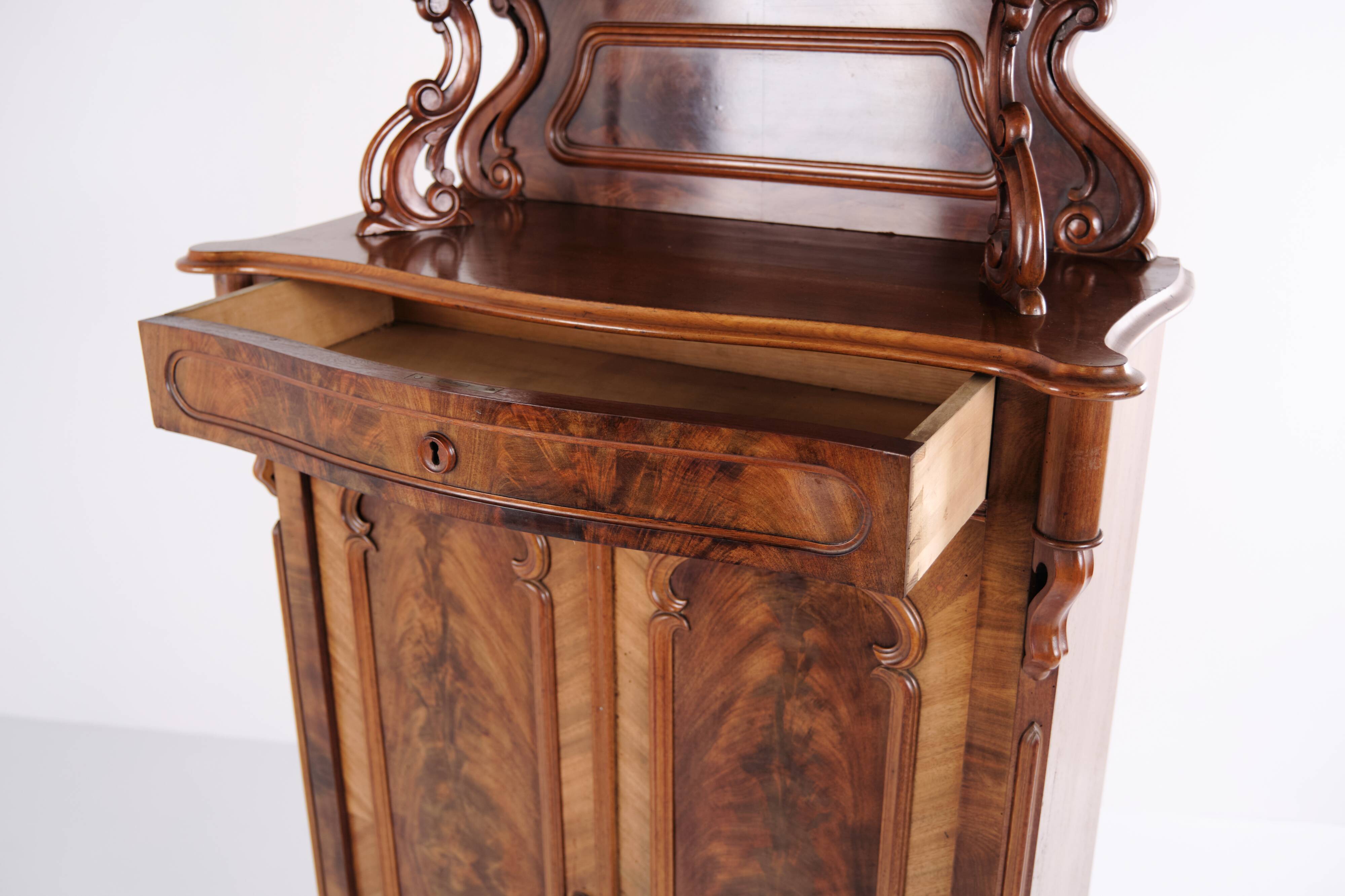 Cabinet – Mahogany – Antique – Carvings – Doors & Shelves – 1880s