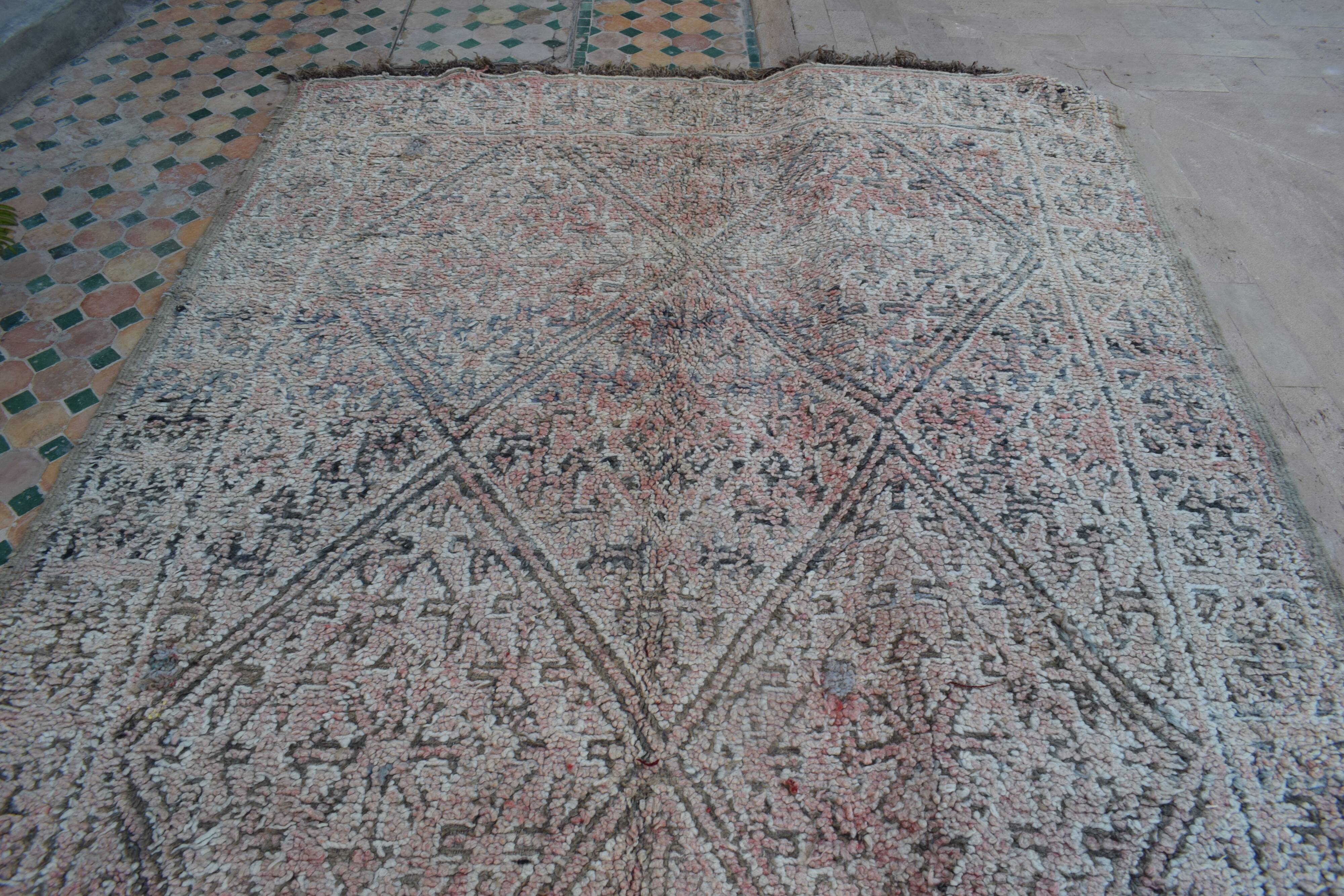 Berber rug Moroccan vintage Atlas