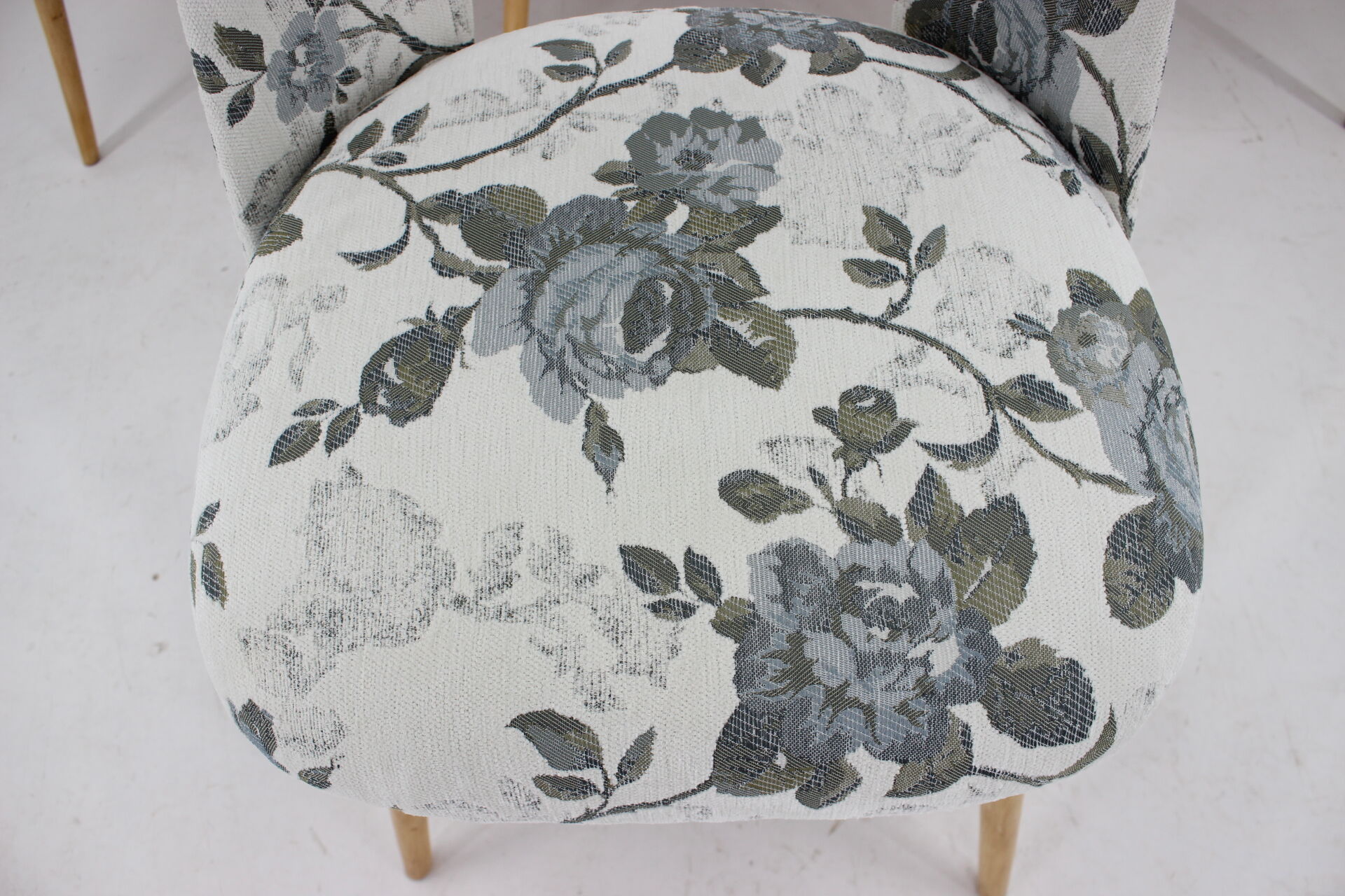 1960s Set of Four Oswald Haerdtl dining Chairs in Fabric ,Czechoslovakia