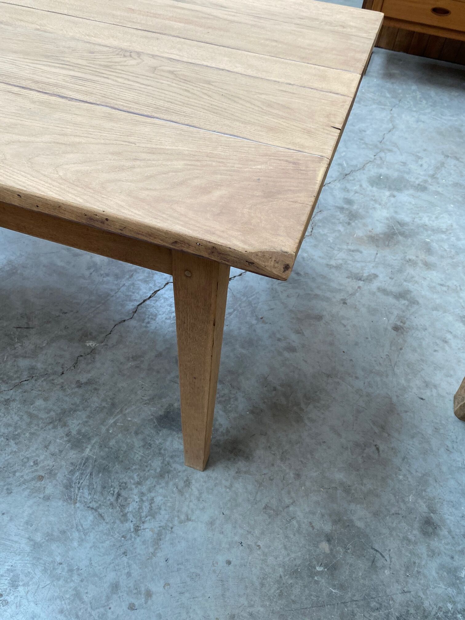 Ancient oak table feet spindles