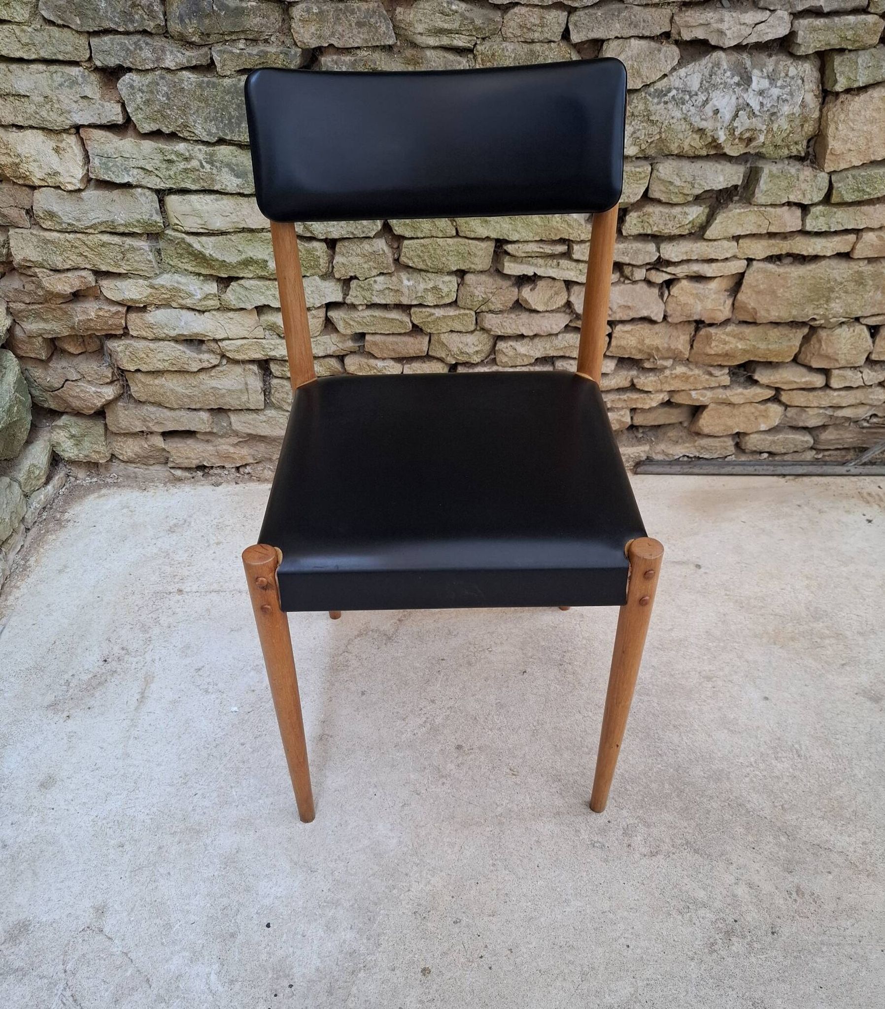 Scandinavian chair in beech and faux leather