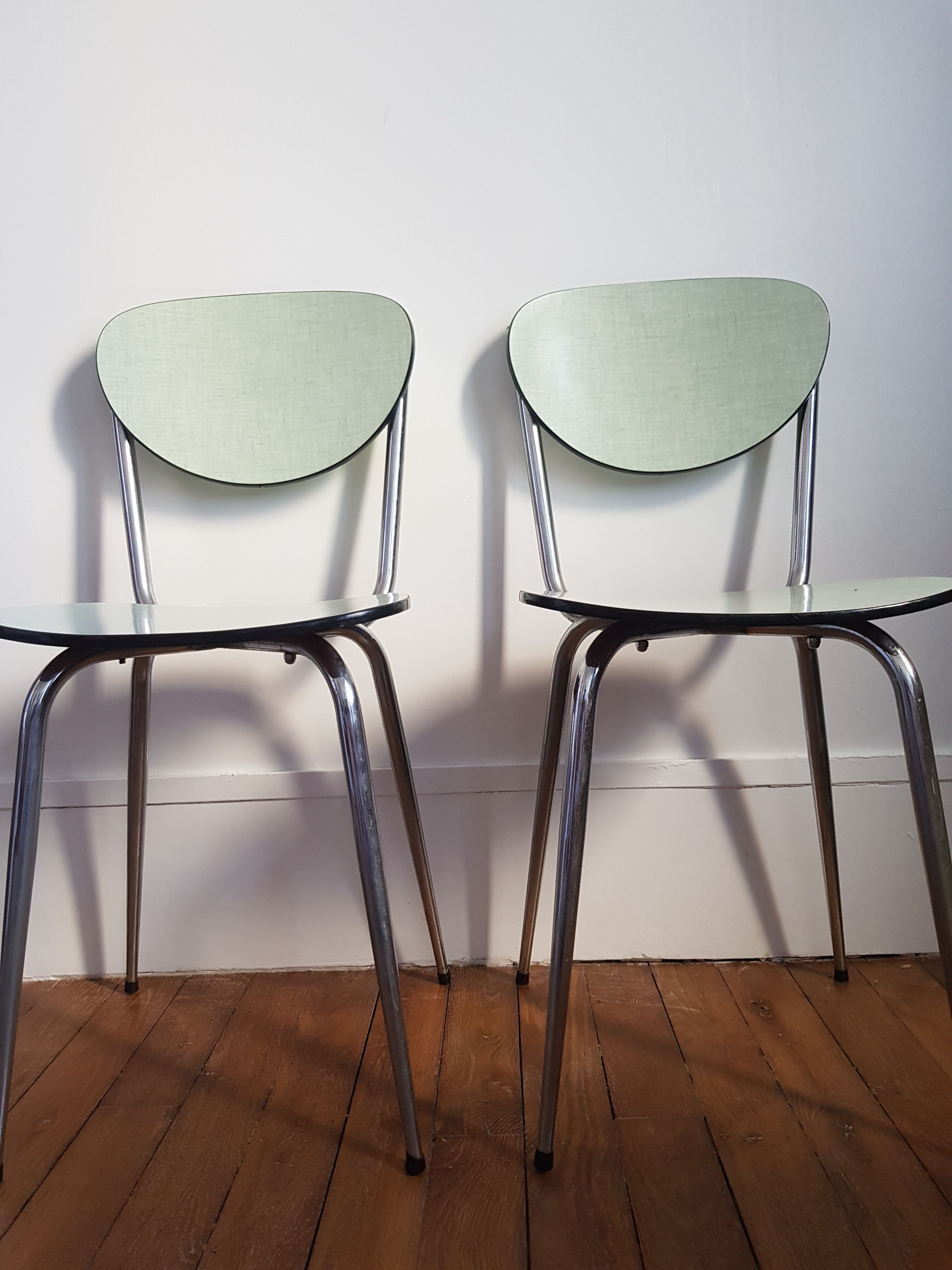 Set of 2 formica chairs