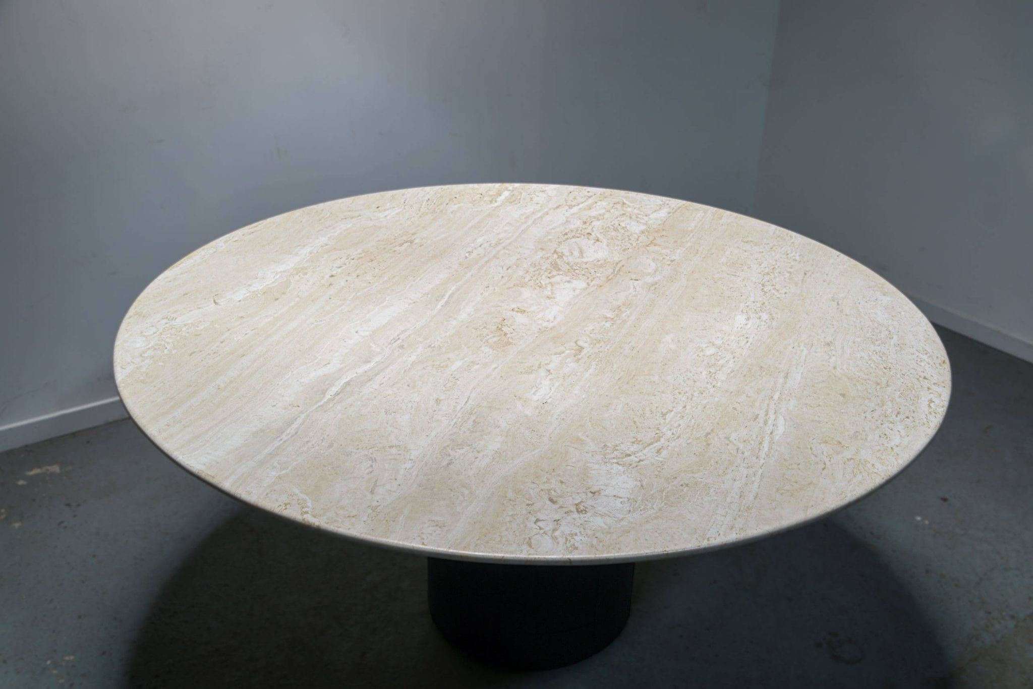 Table à manger Tobio en travertin et cuir par Afra & Tobia Scarpa pour B&B Italia, 1977
