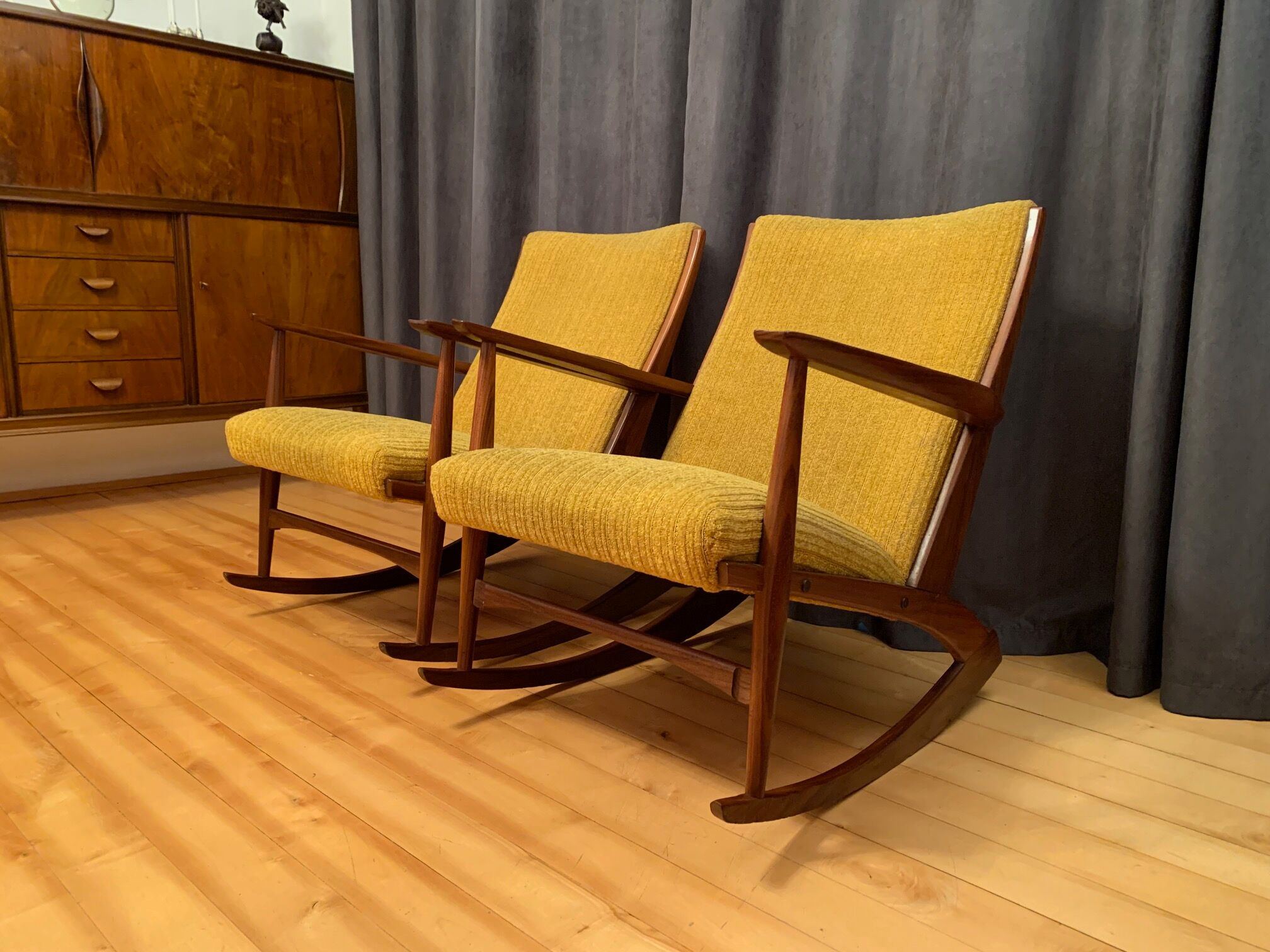 Pair of rocking chairs, designed by Georg Jensen, Kubus Møbler, Denmark, 1950s
