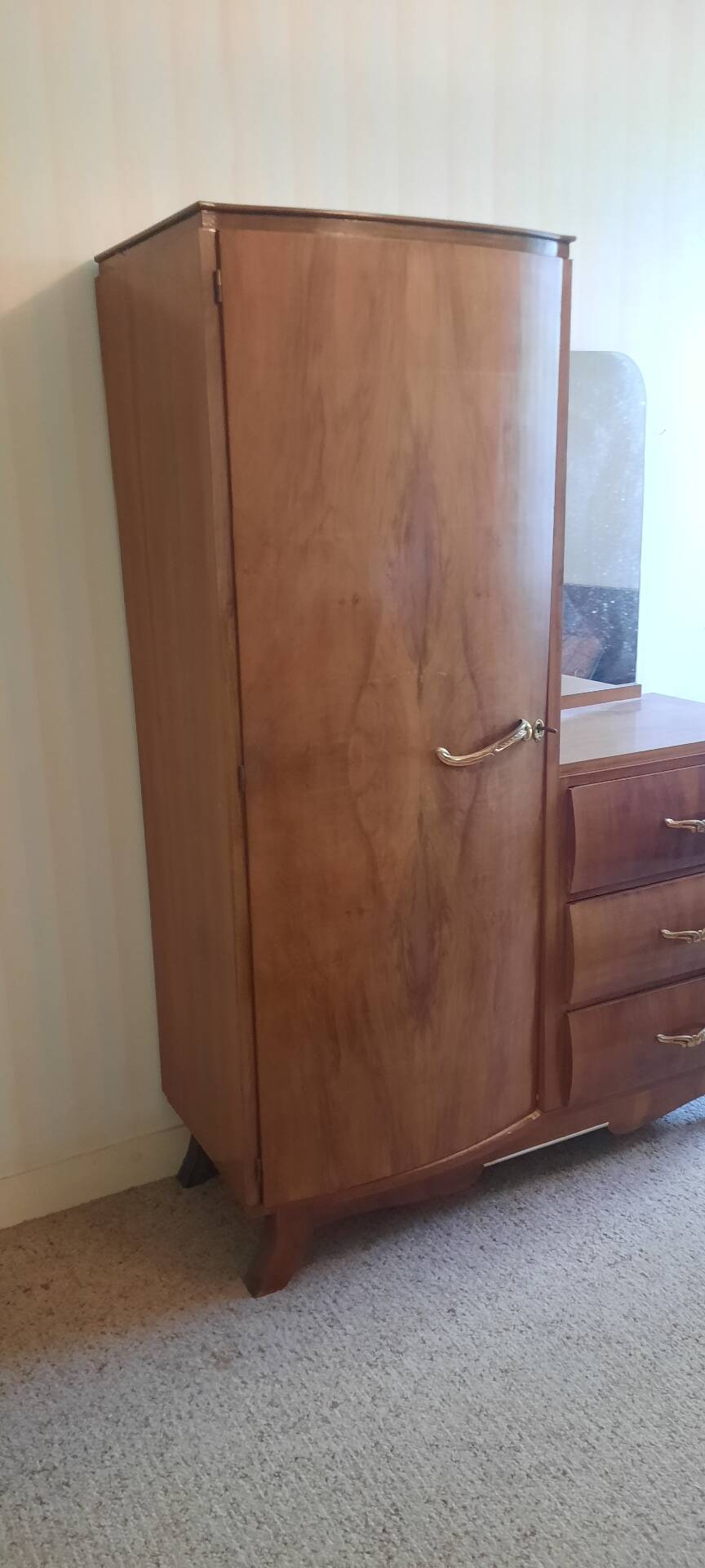 Asymmetrical wardrobe