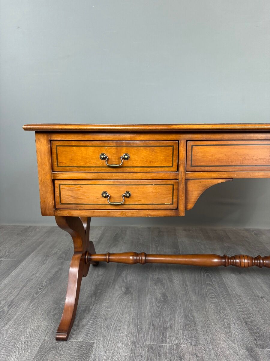 English style mahogany desk, 20th century