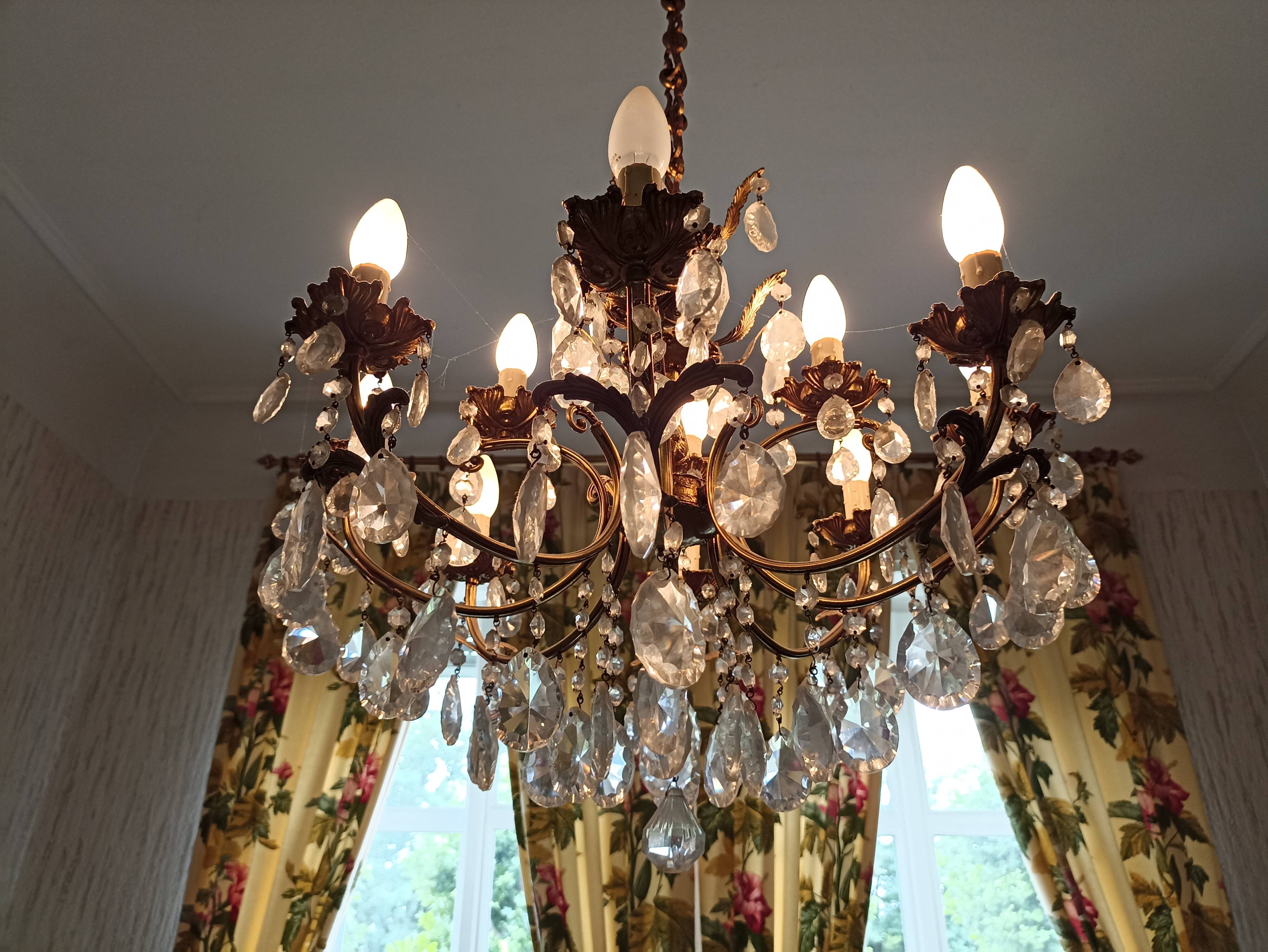 8-spoke chandelier brass and glass - gilded