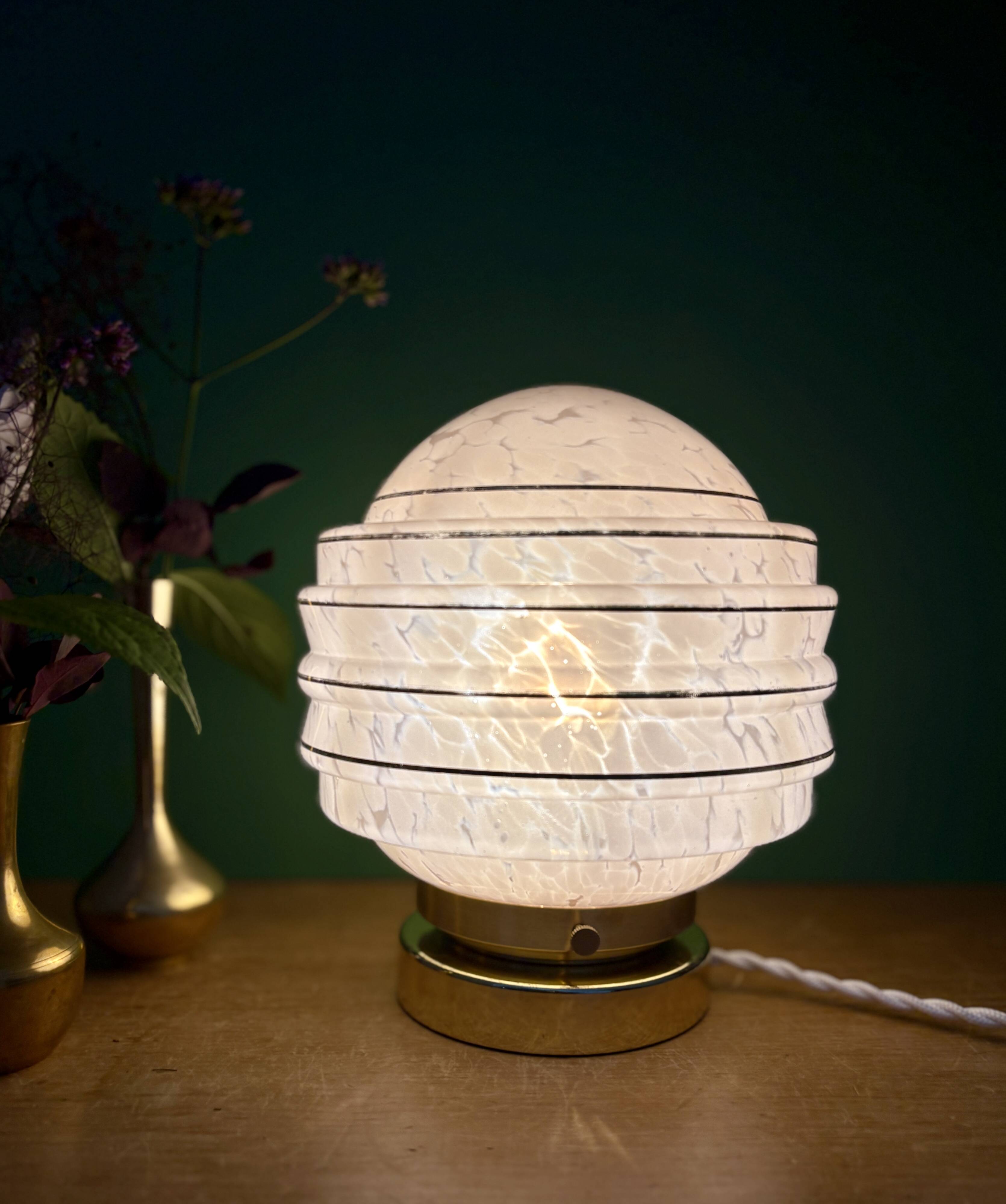 Vintage art deco globe table lamp in pink and gold Clichy glass