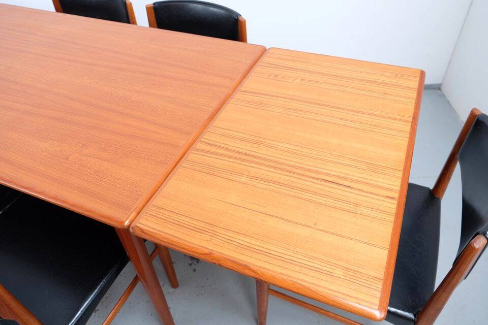 Teak dining table in retro vintage Danish style from the 60s-70s.