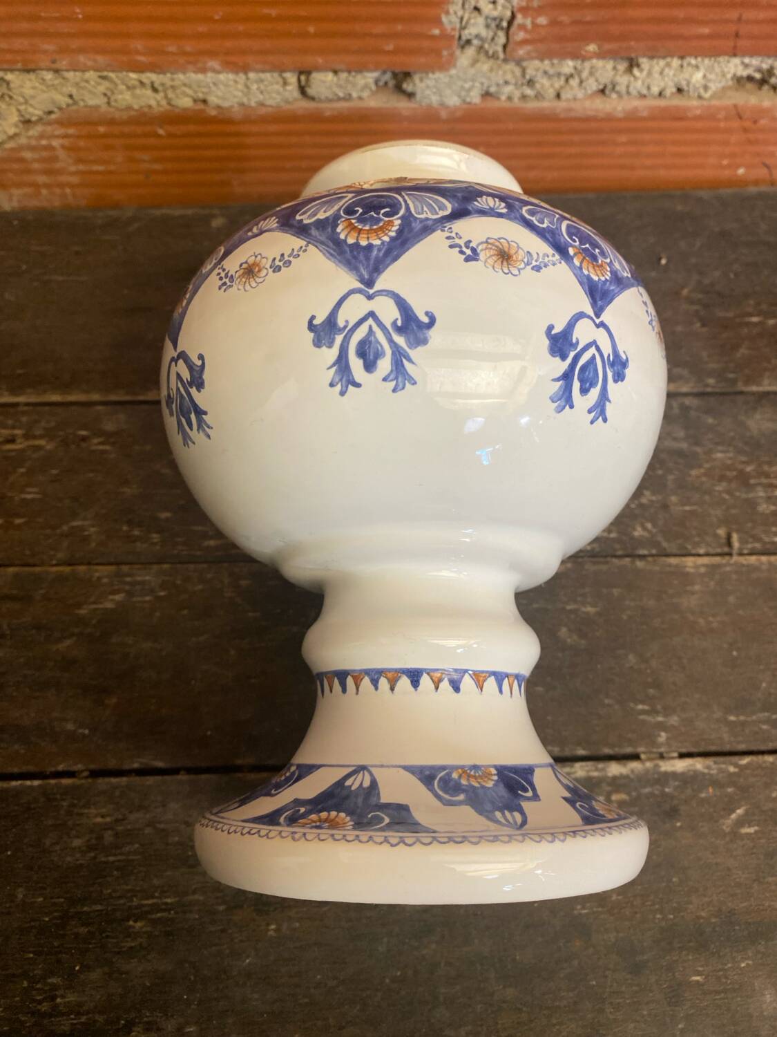 Vintage White Painted Ceramic Flower Vase #D672