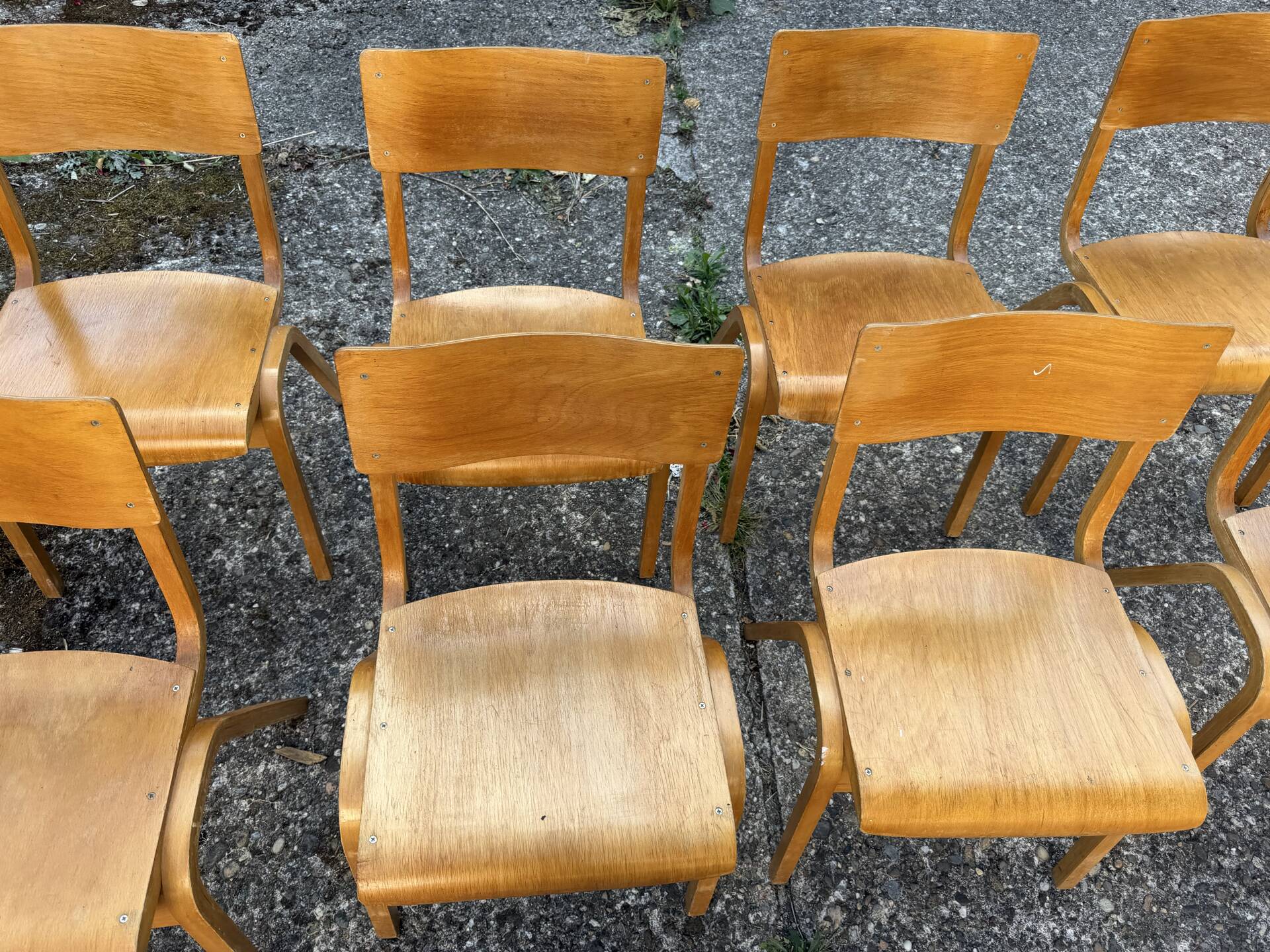 Lot de 50 chaises bistrot empilables vintage 