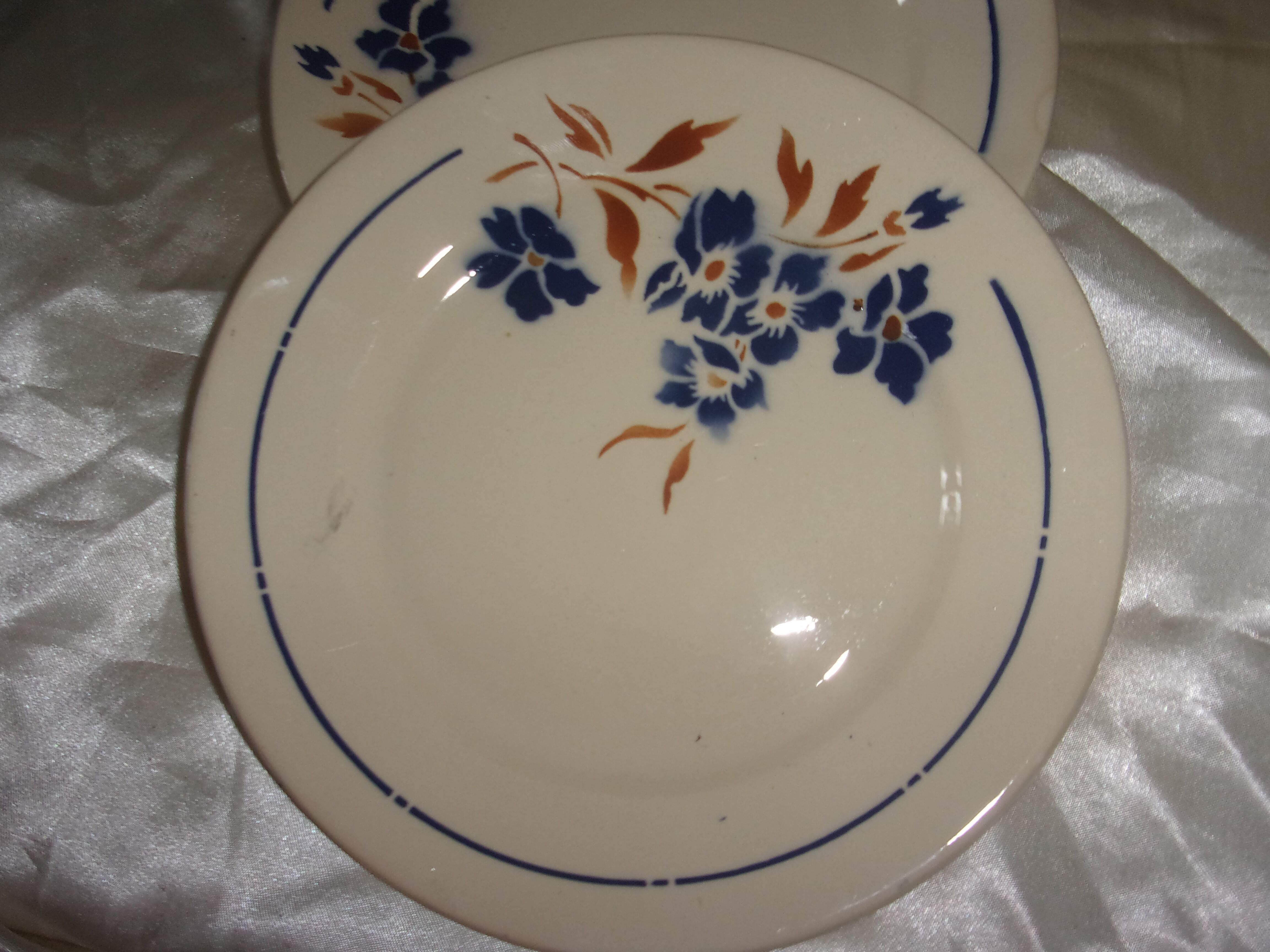 Set of 12 plates Badonviller motif Tunis