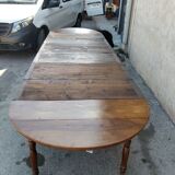Extending table with 8 legs