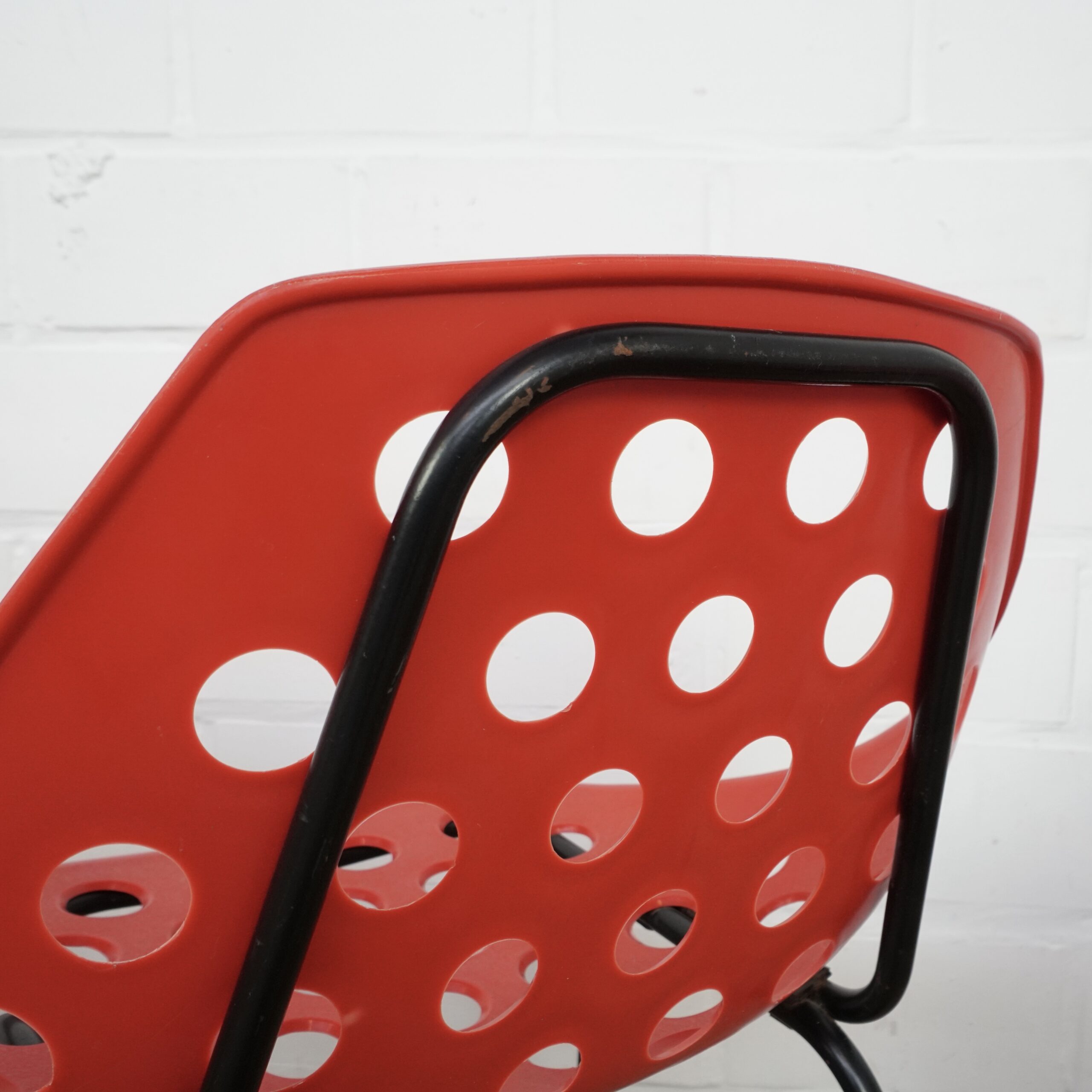 Set of 4 Pierre Guariche “Coquillage” chairs for Meurop