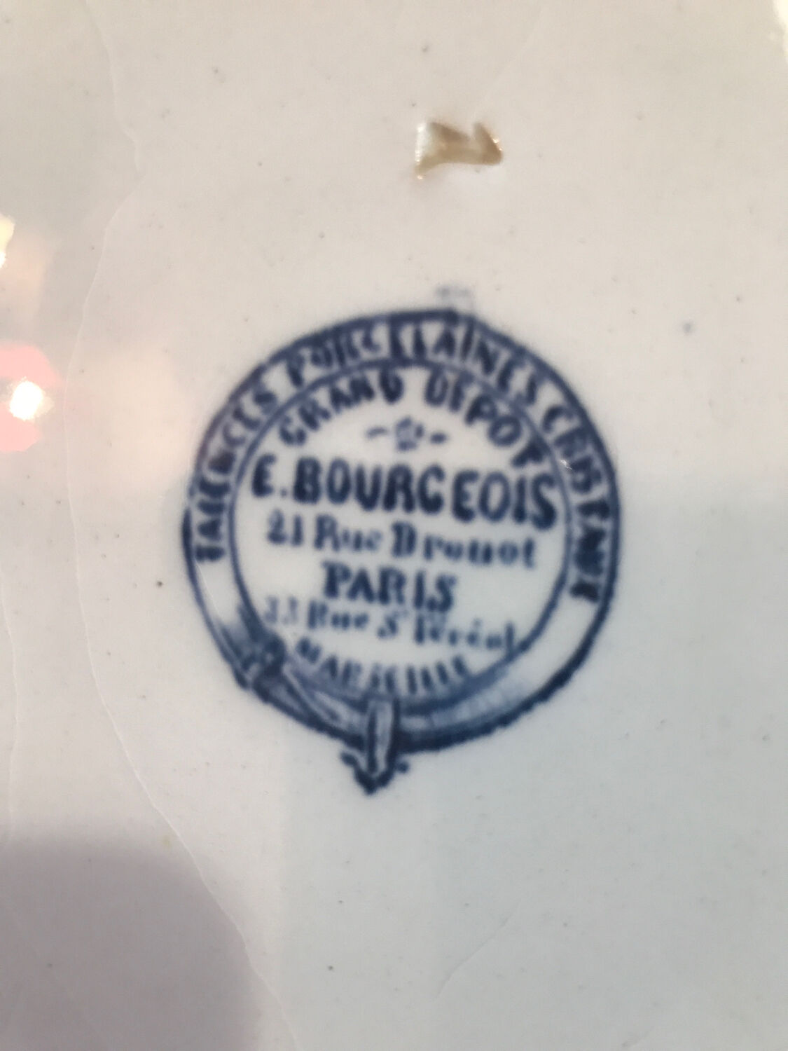 Iron earth dish Marseille