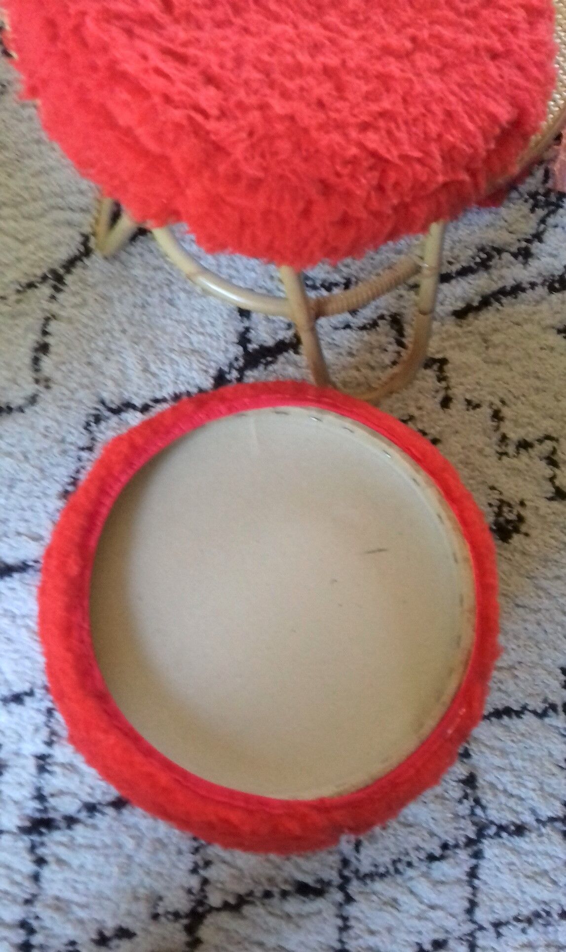 Pouf storage chest moumoute red vintage 1972 faux fur