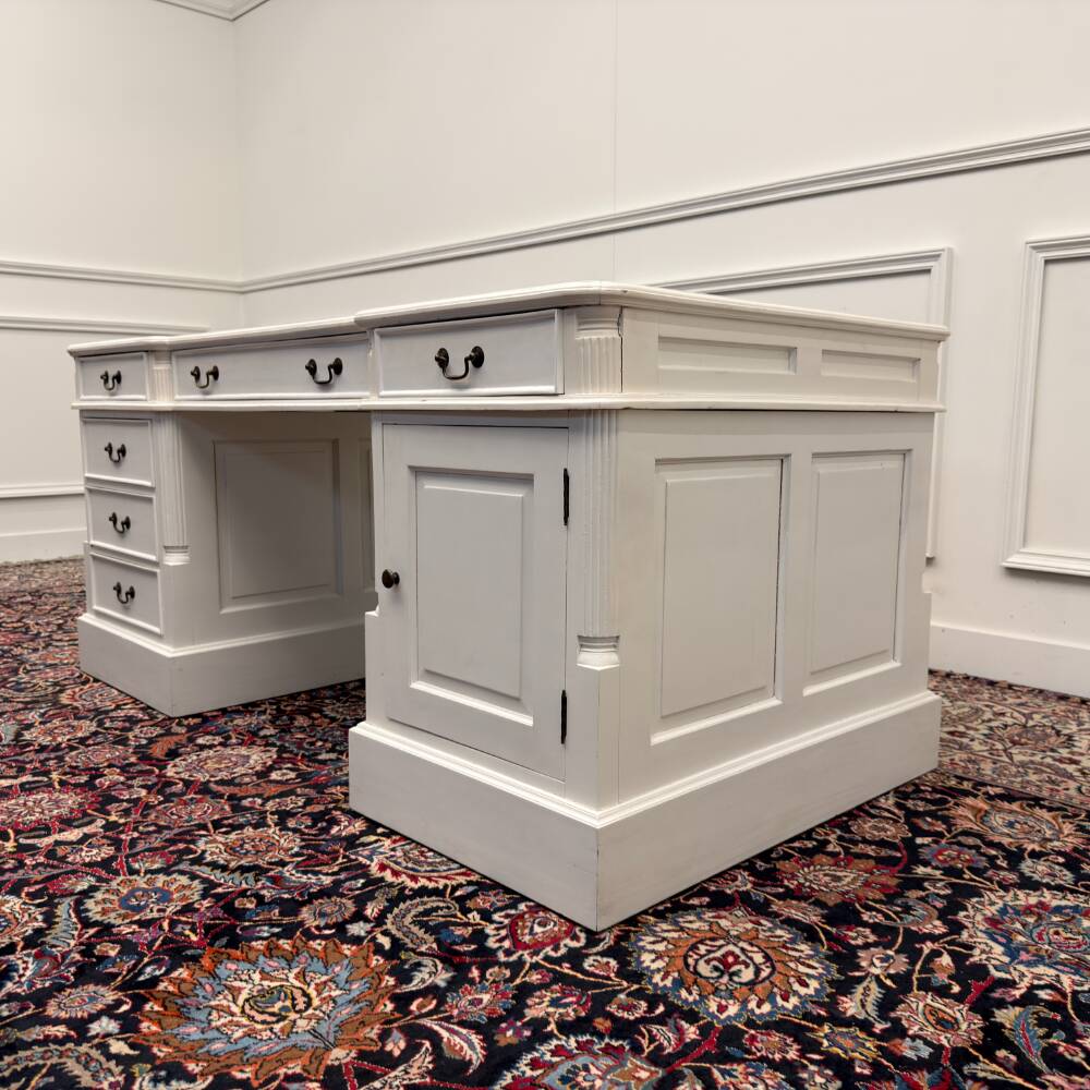Classic English White Desk Set with Desk Chair