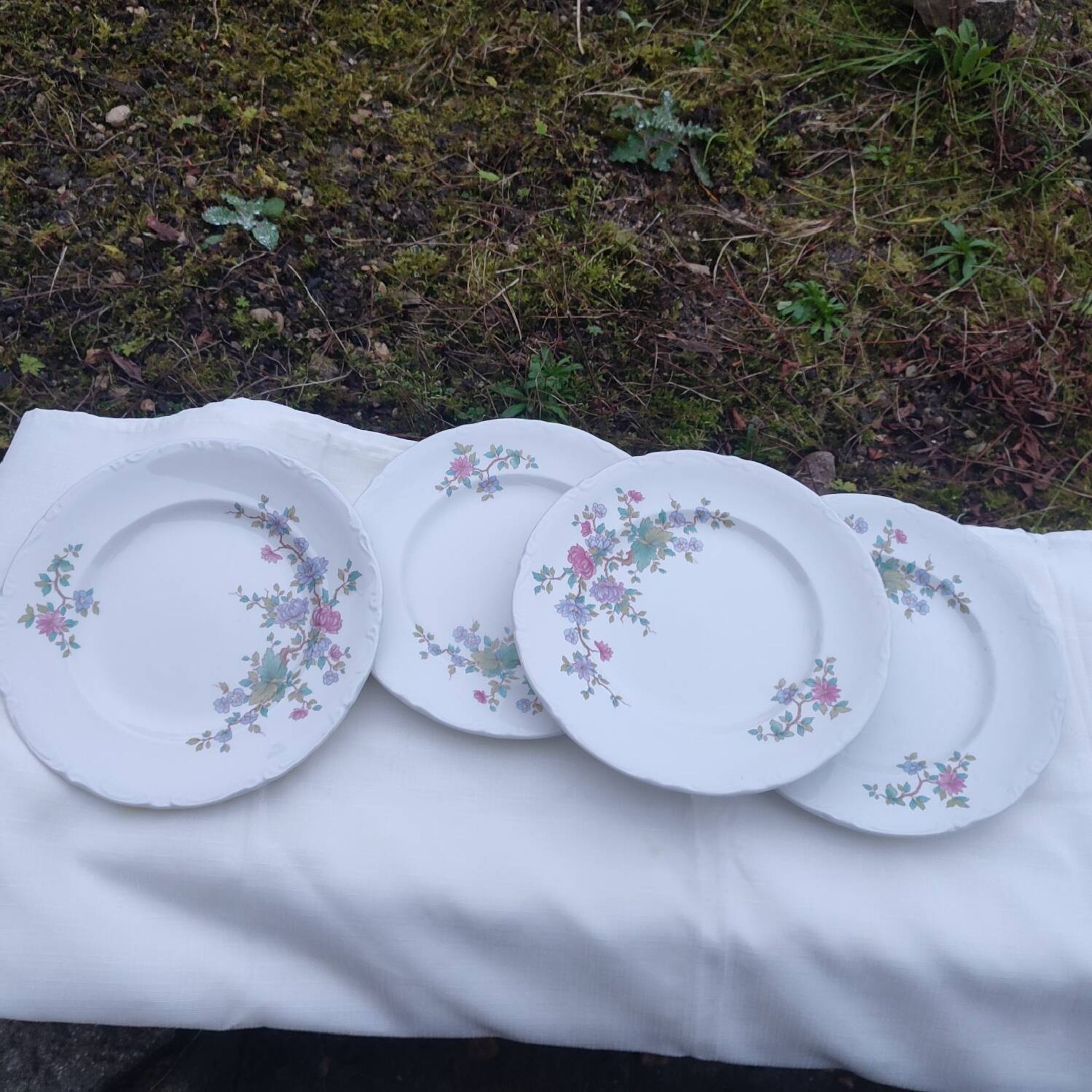 4 dessert plates Pontesa Porcelain Royal of Spain