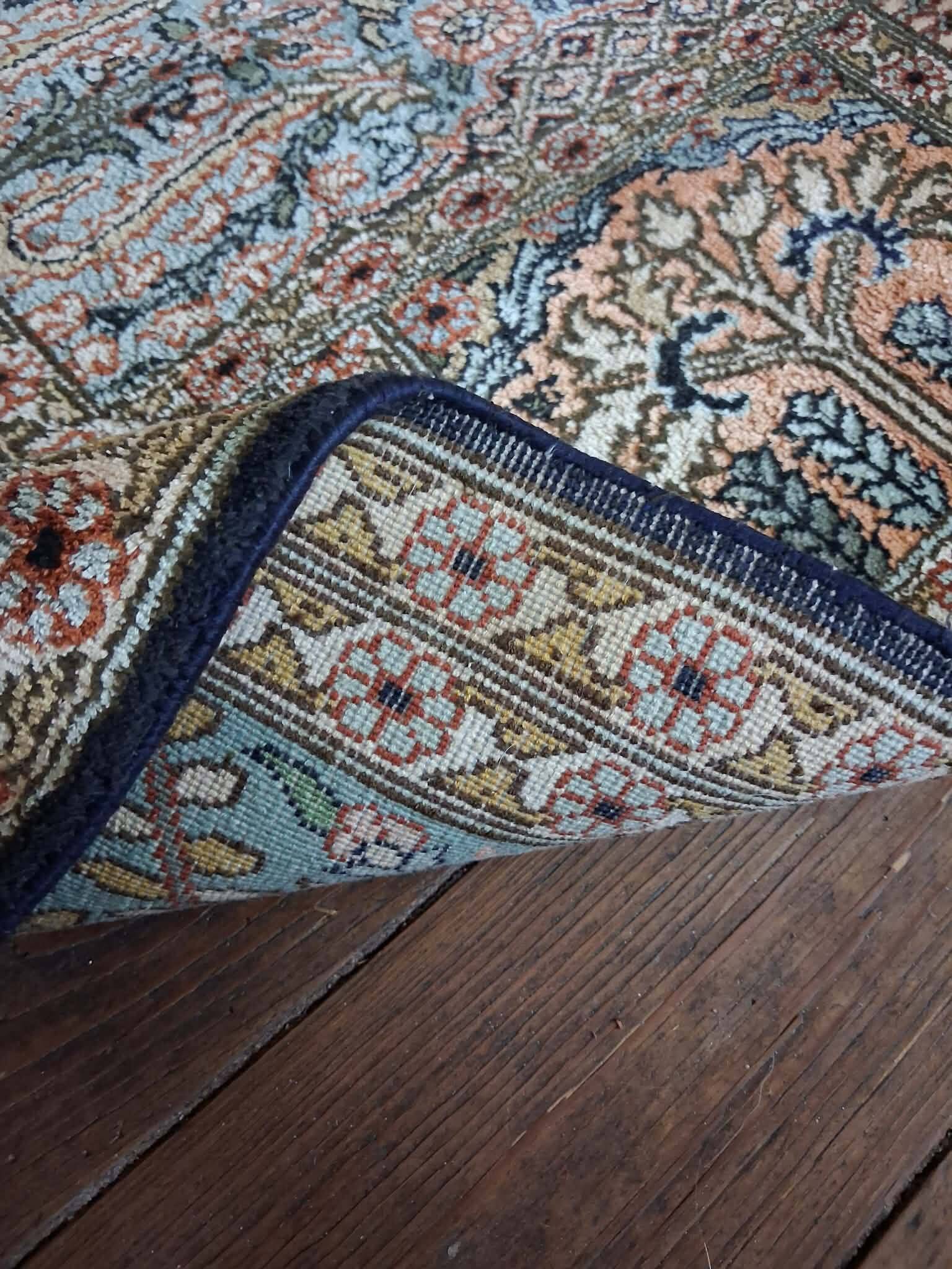 Handmade Indian Kashmiri silk rug 196x122cm