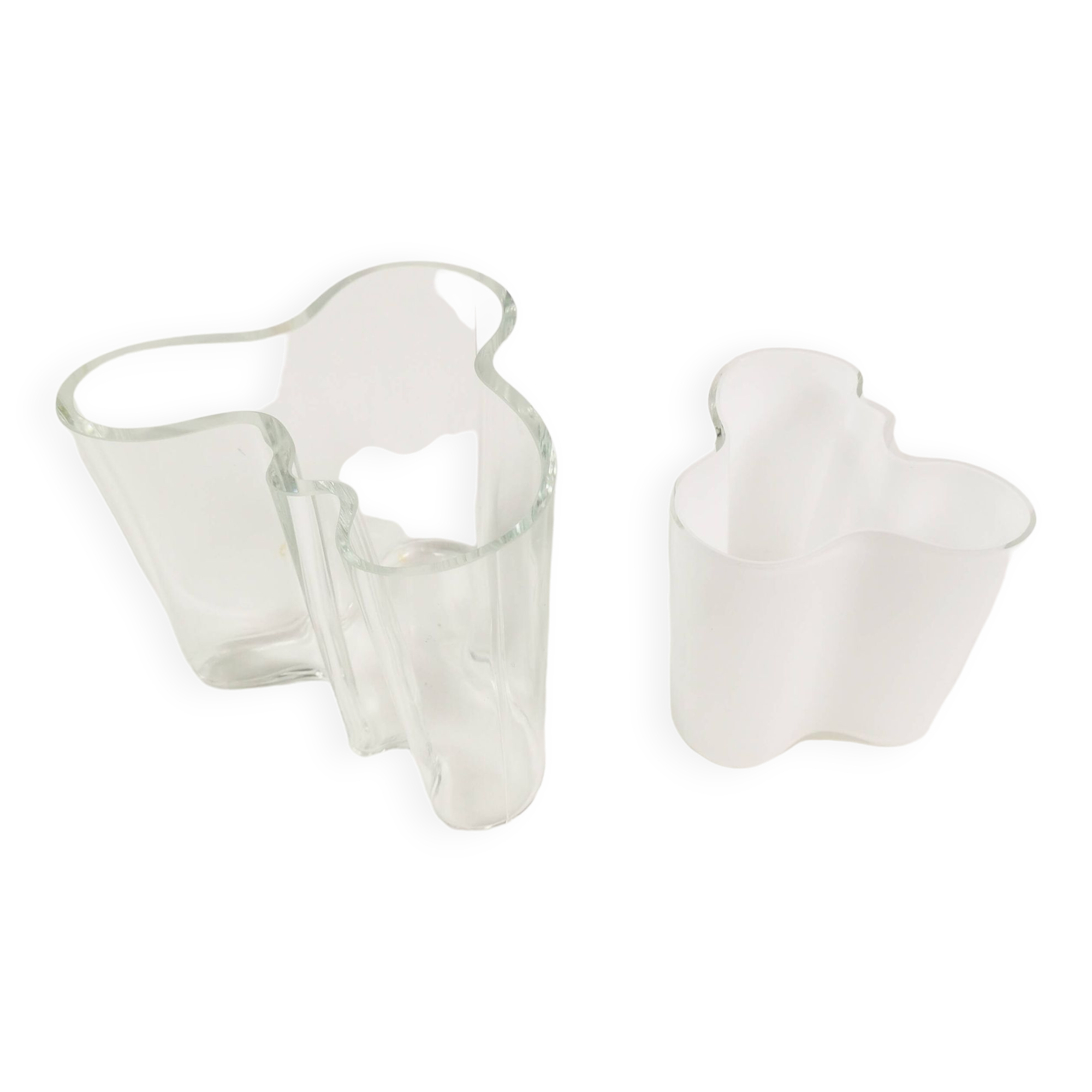 Mid Century pair of vases - glass vessels, Littala, designed by Alvar Aalto, Finland, 1980s.