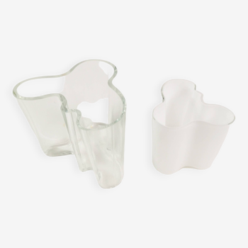 Paire de vases du milieu du siècle - récipients en verre, Littala, conçus par Alvar Aalto, Finlande, années 1980.