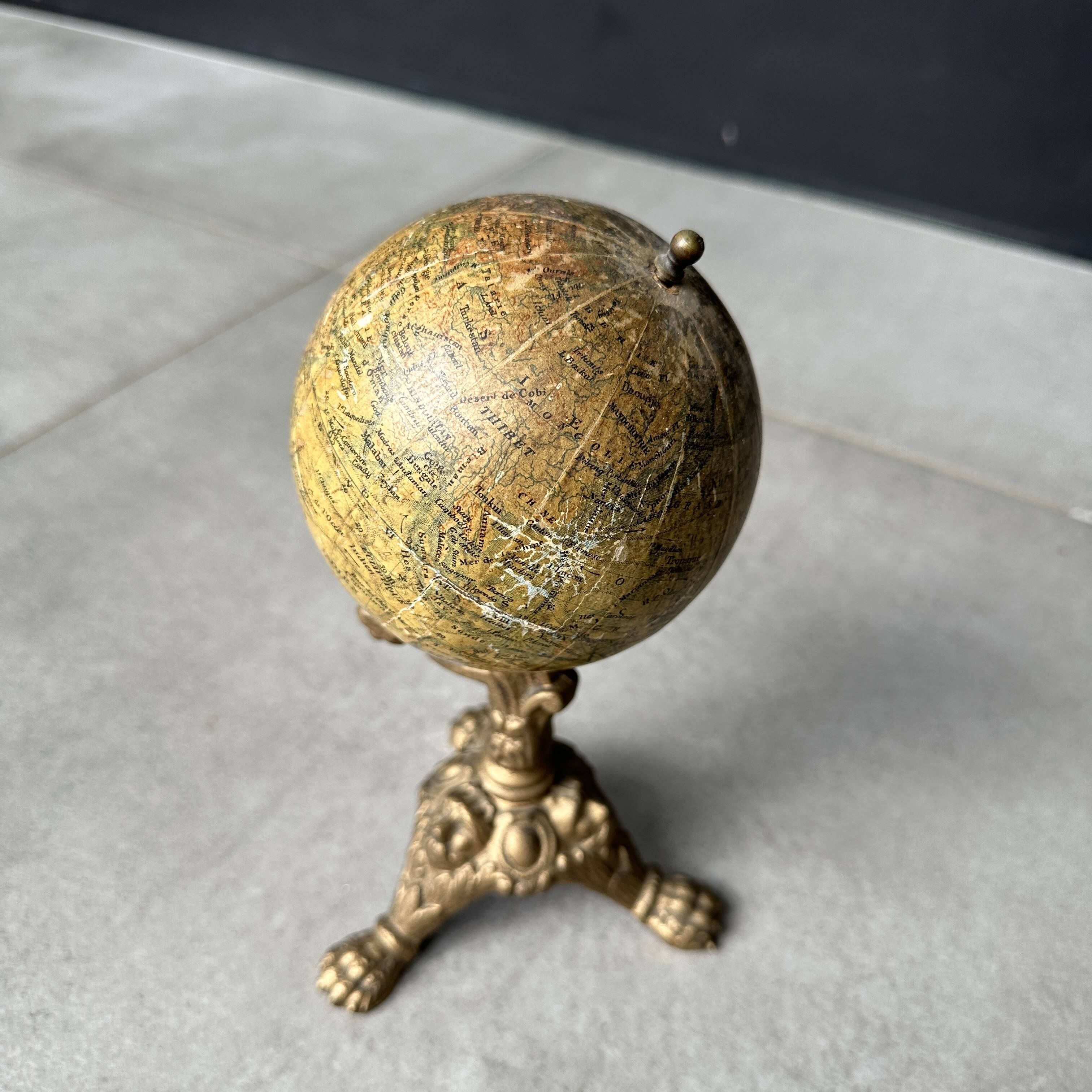 Antique JL & Cie terrestrial globe | Gilded metal base | 19th century | 20.5 cm