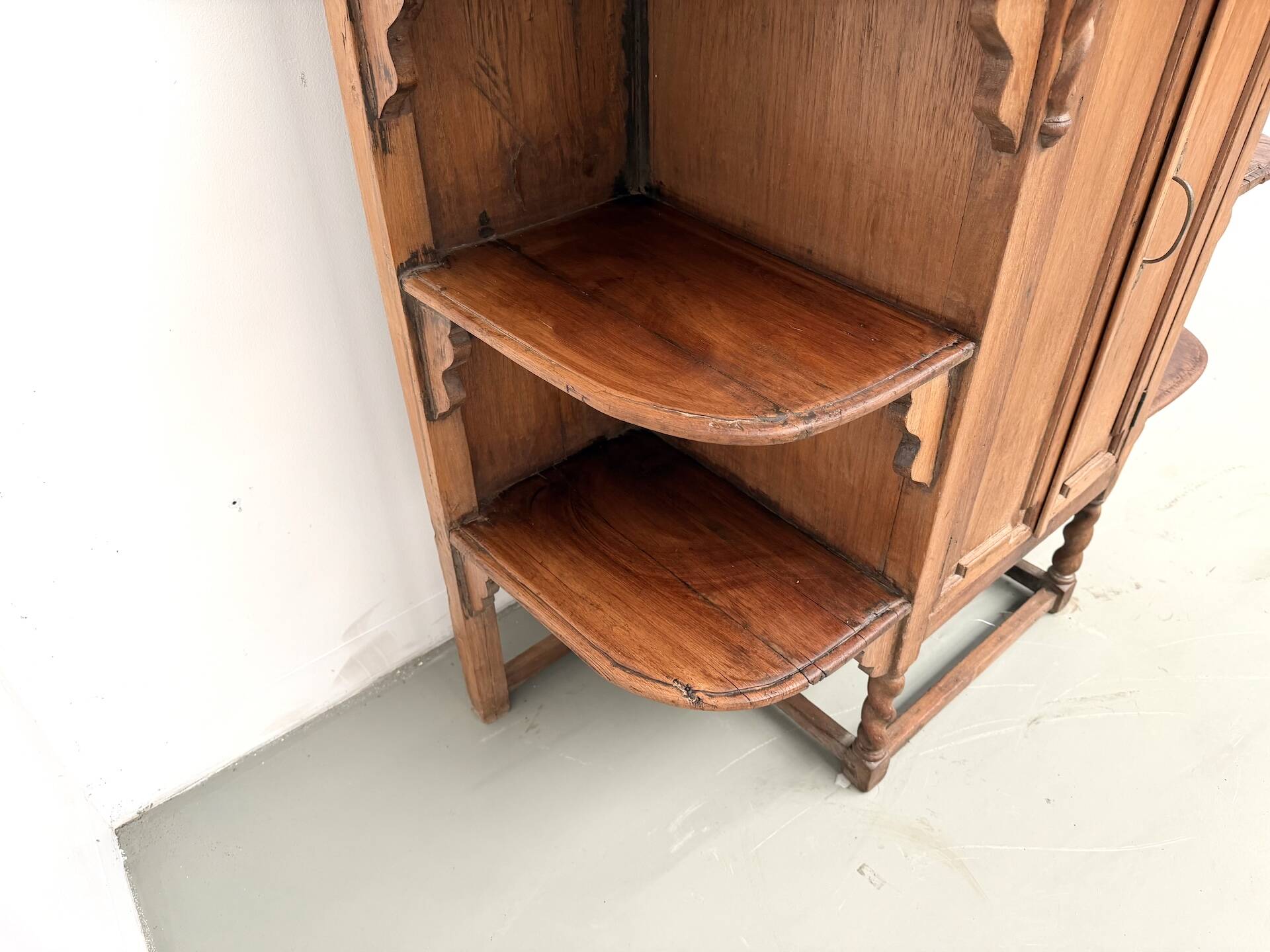 Popular Art cabinet sideboard, 1900
