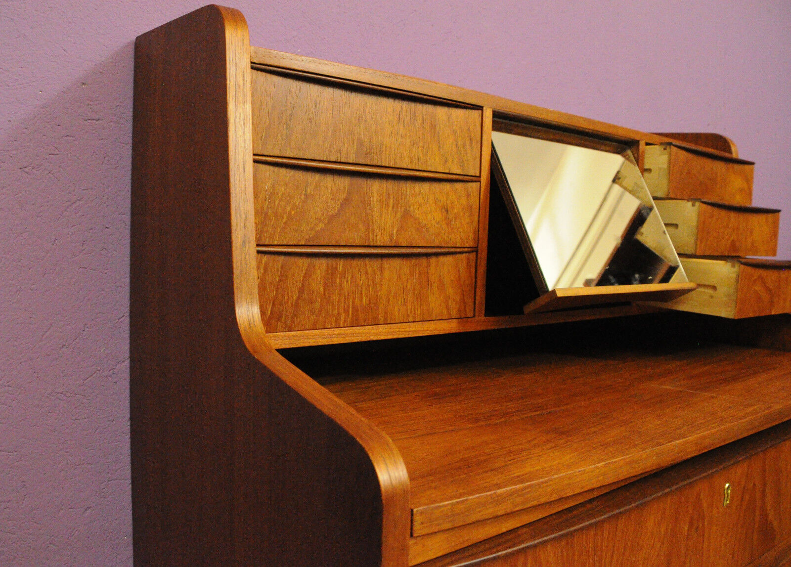 Vintage dressing table