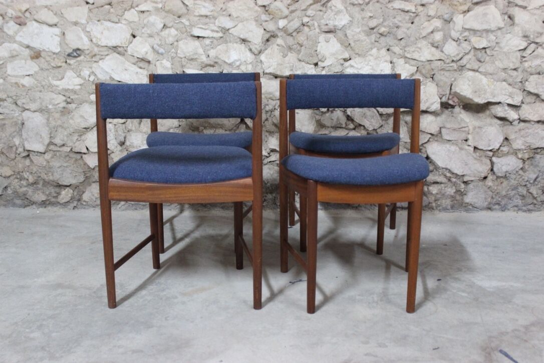 Set dining table 4 chairs by publisher McIntosh
