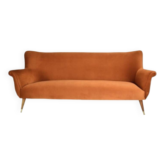 Vintage three-seater sofa in red velvet, 1960s