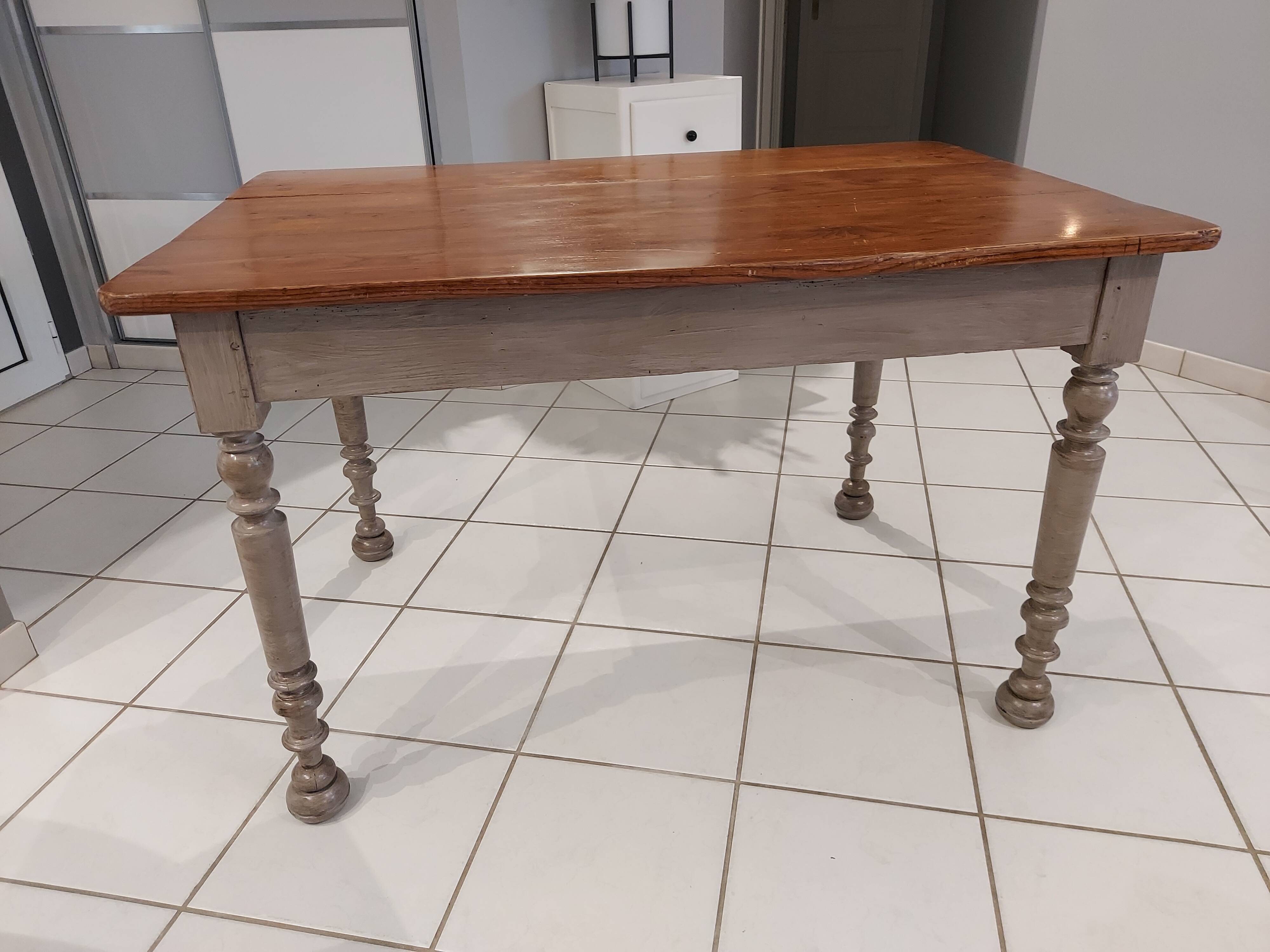 Bistrot dining table and vintage 1920s farmhouse