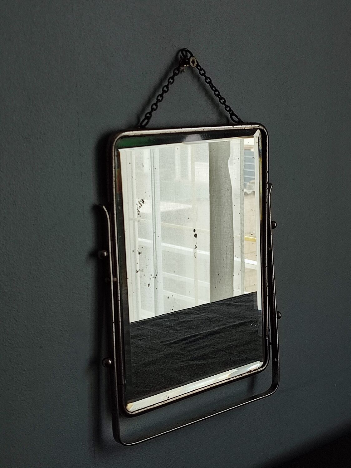 Beveled barber mirror 21x25cm