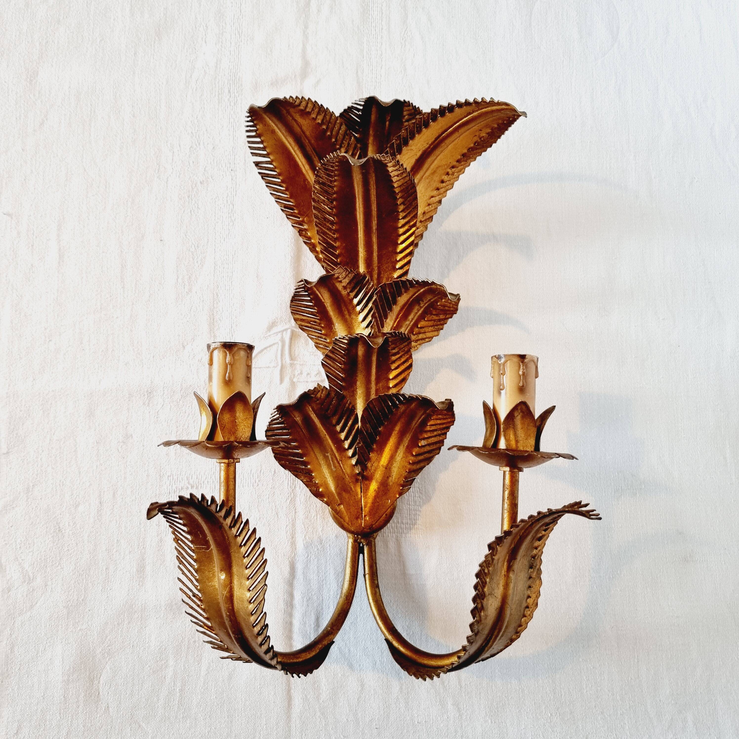 Magnificent Italian Wall Lamp 2 Lights Year 1960 Hoas de Palma Gilt Bronze