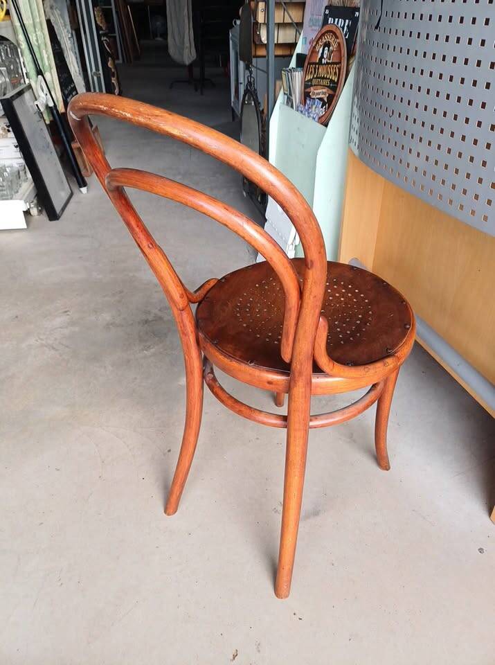 Beautiful Thonet chair n14