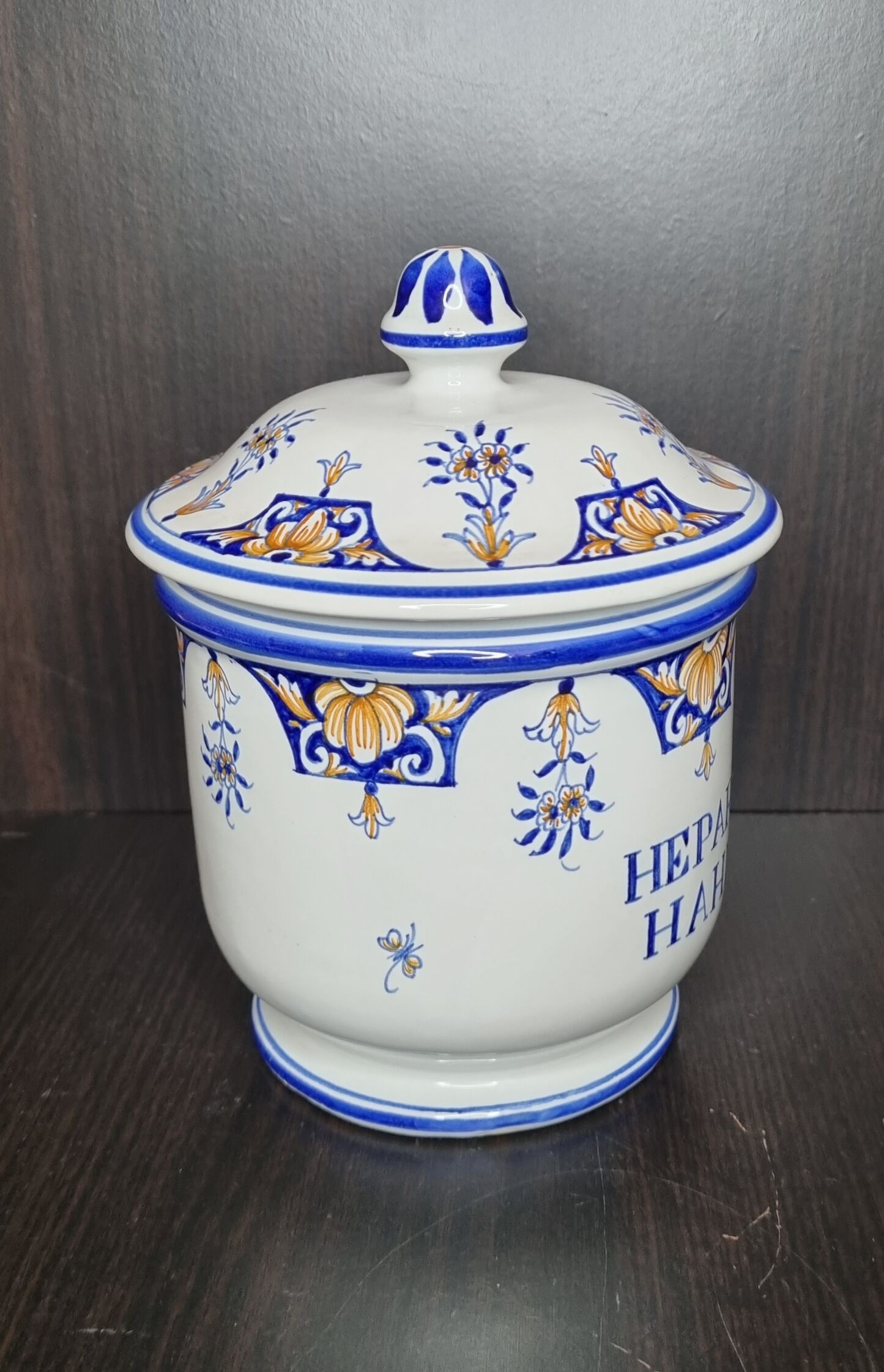 Pharmacy pot in Malicorne earthenware