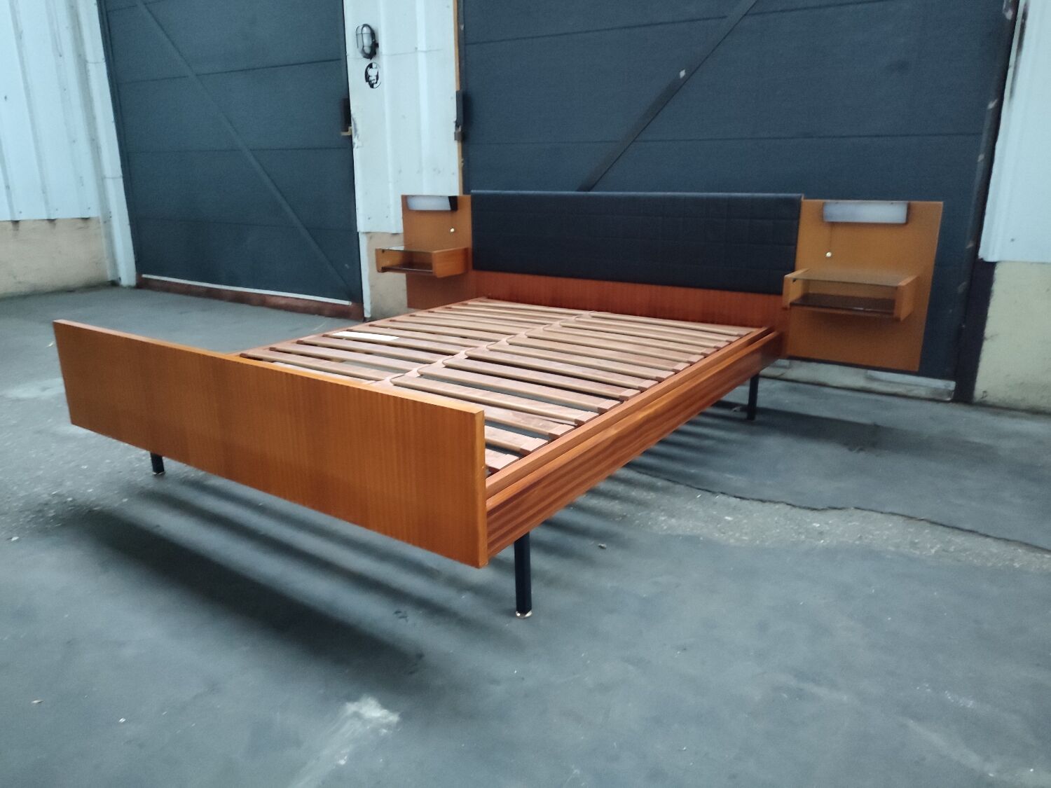 Vintage bed André Simard