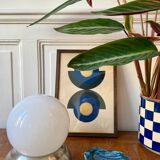 Globe lamp in opaline.