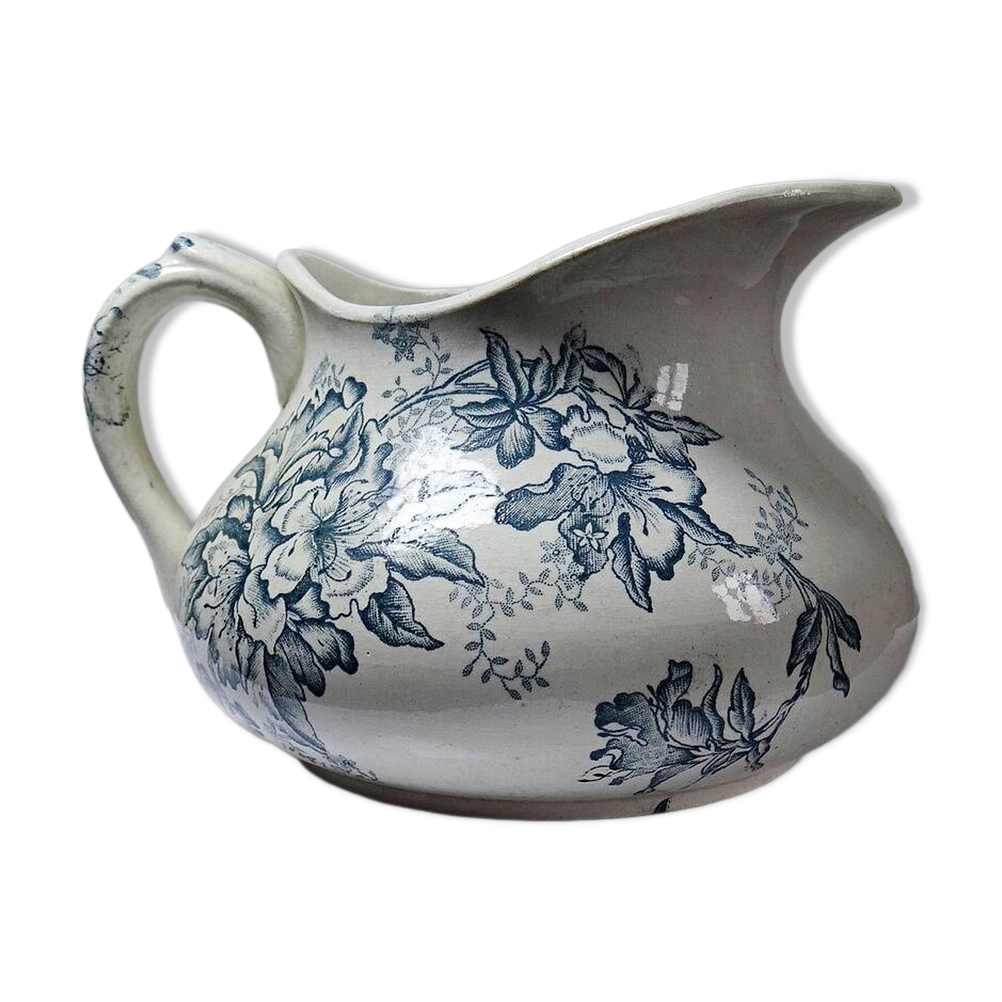 Toilet bowl Terre de Fer "Floréal", Givors pottery, 19th-century floral decoration.