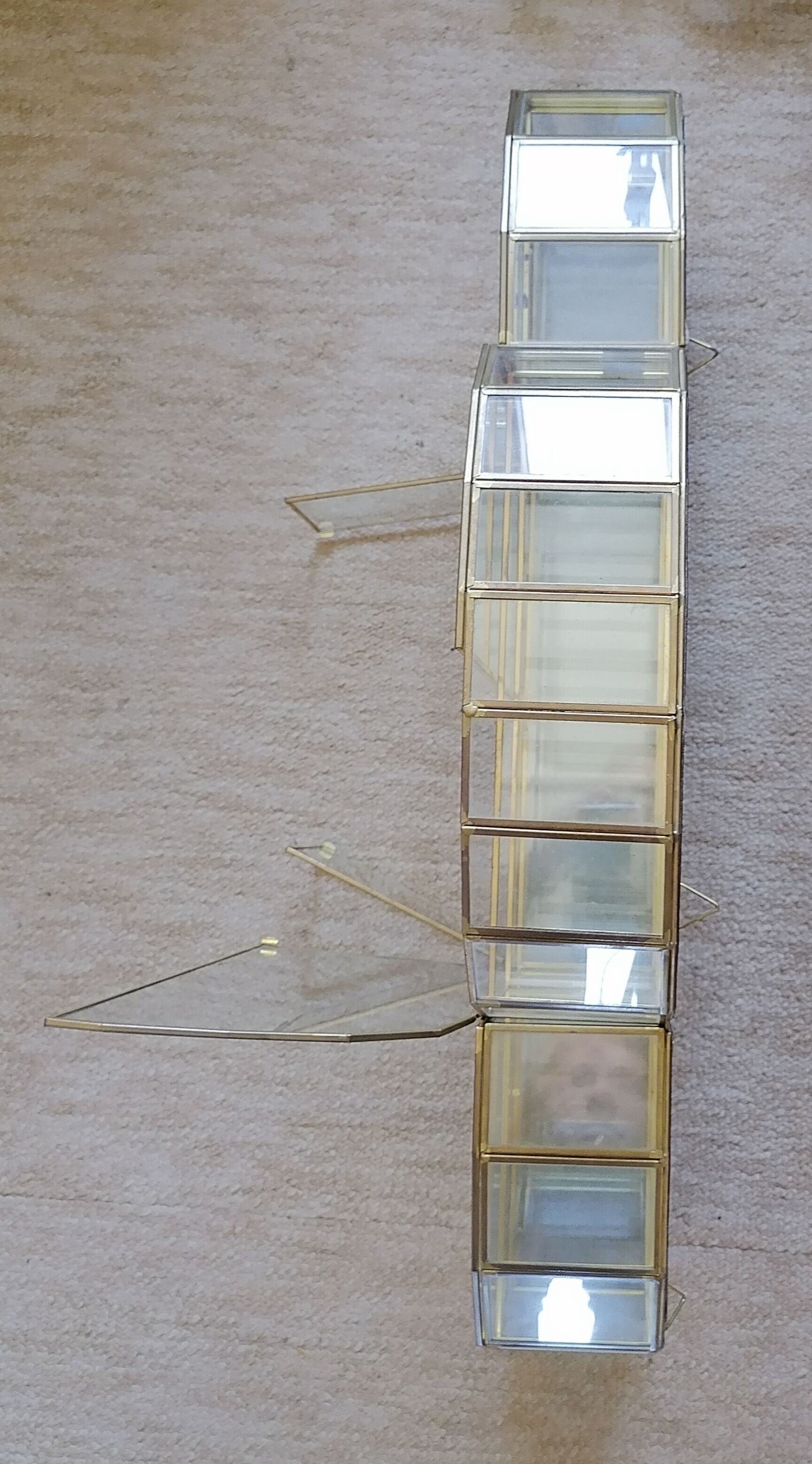 Vitrine laiton