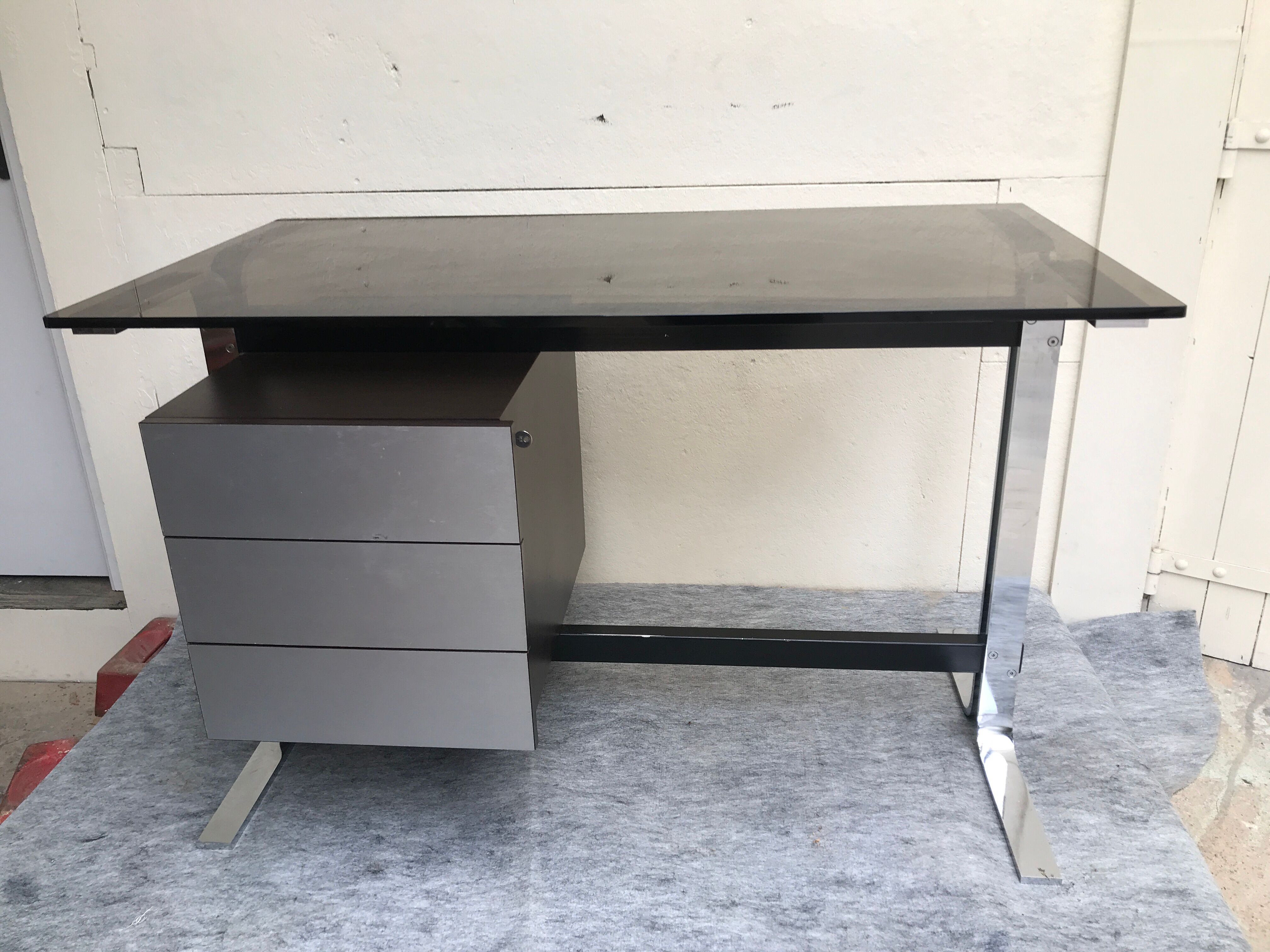 Bureau vintage caisson suspendu