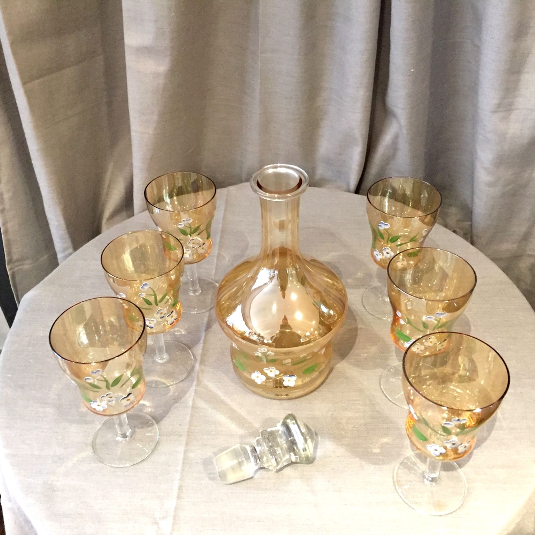 Service of 6 glasses and 1 carafe painted glass and enamel decorated with small flowers